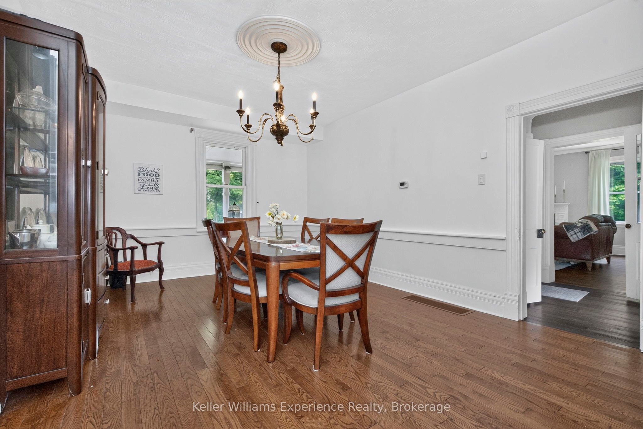 3744 Flos 4 Road W Property Photo 8