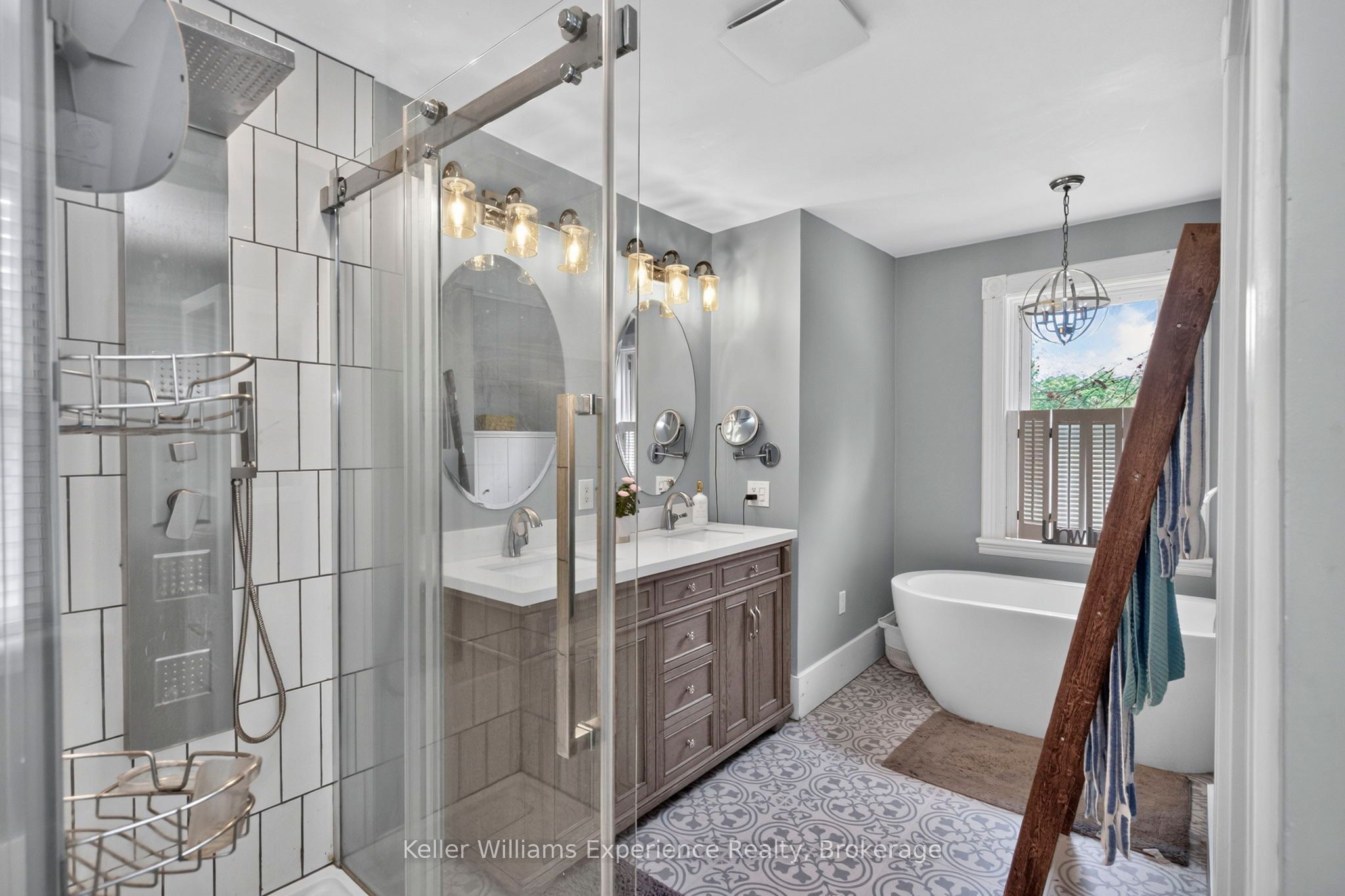 3744 Flos 4 Road W Property Photo 14