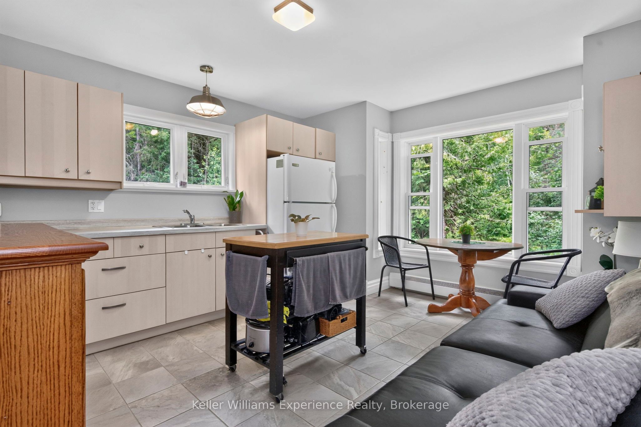 3744 Flos 4 Road W Property Photo 17