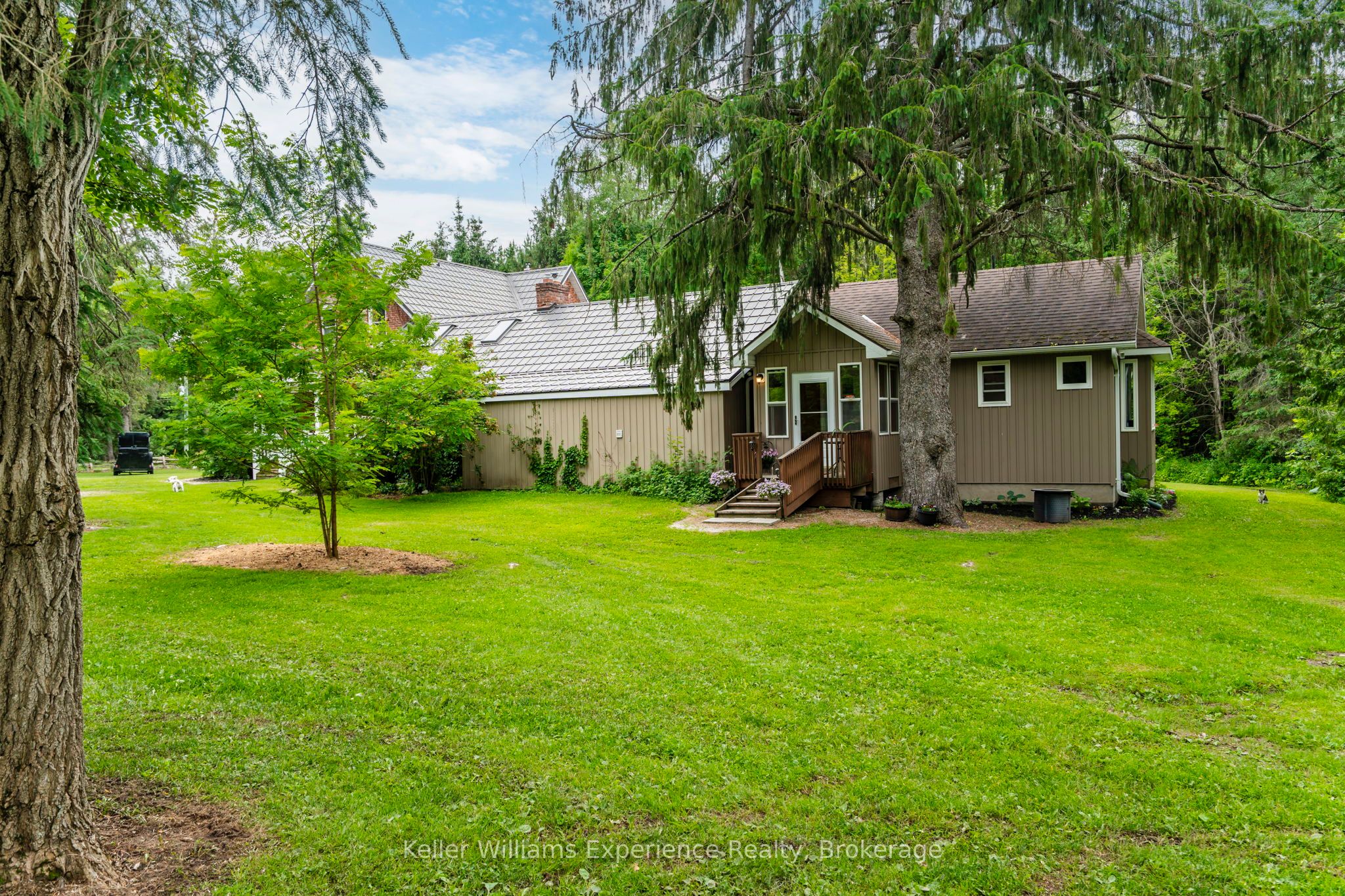 3744 Flos 4 Road W Property Photo 19