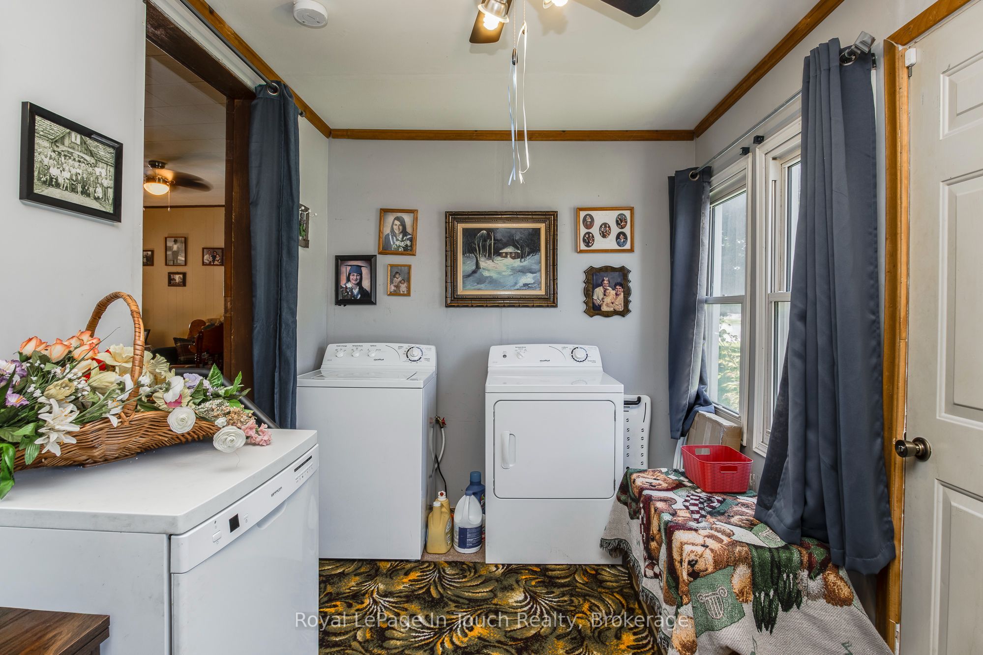 323 William Street Property Photo 10