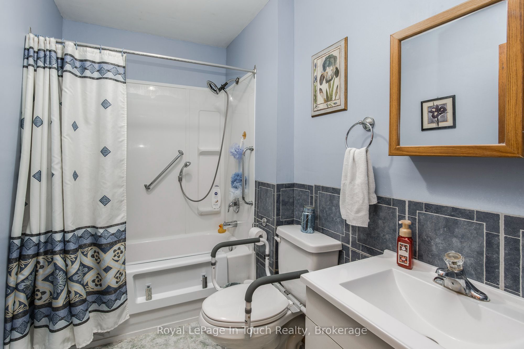 323 William Street Property Photo 11