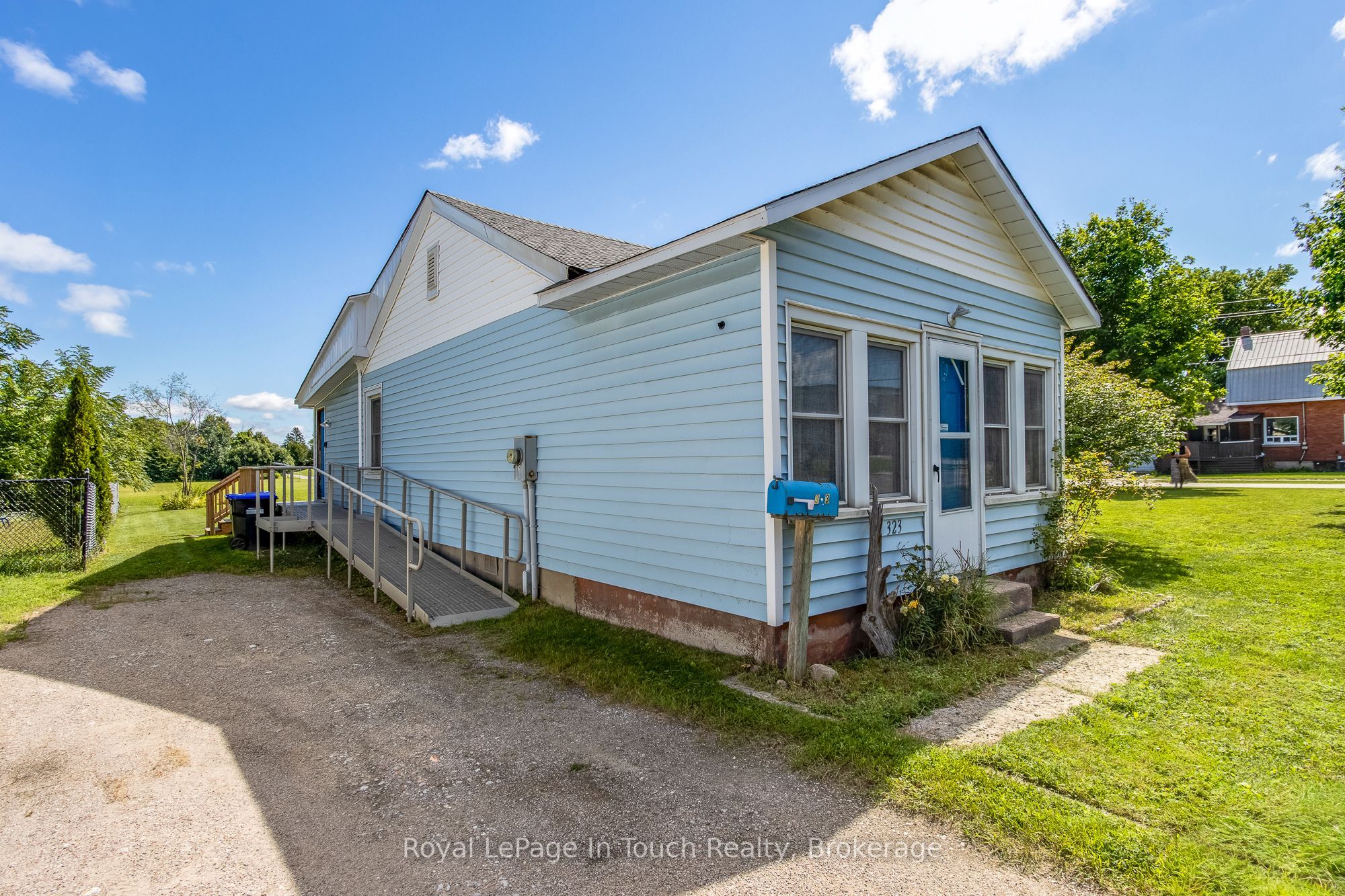 323 William Street Property Photo 22