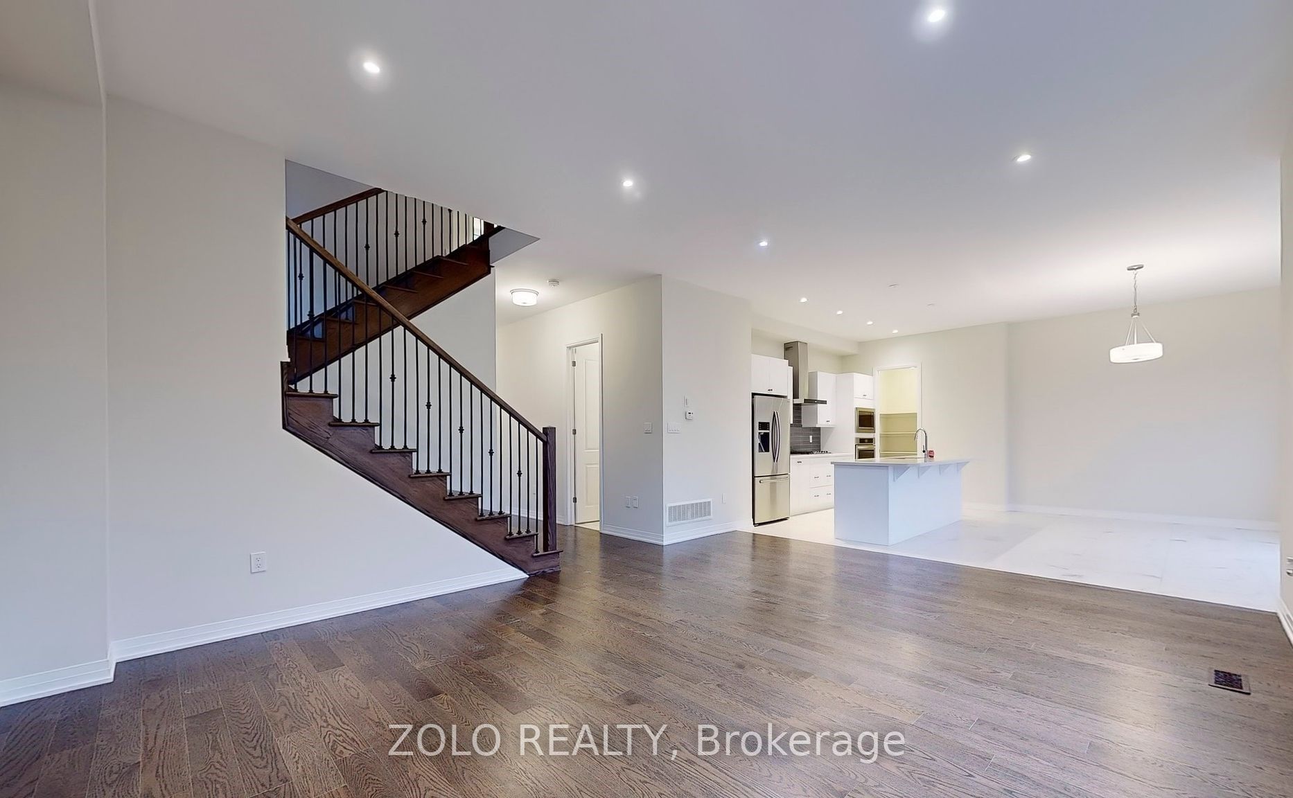 3705 Lakepoint Drive Property Photo 5