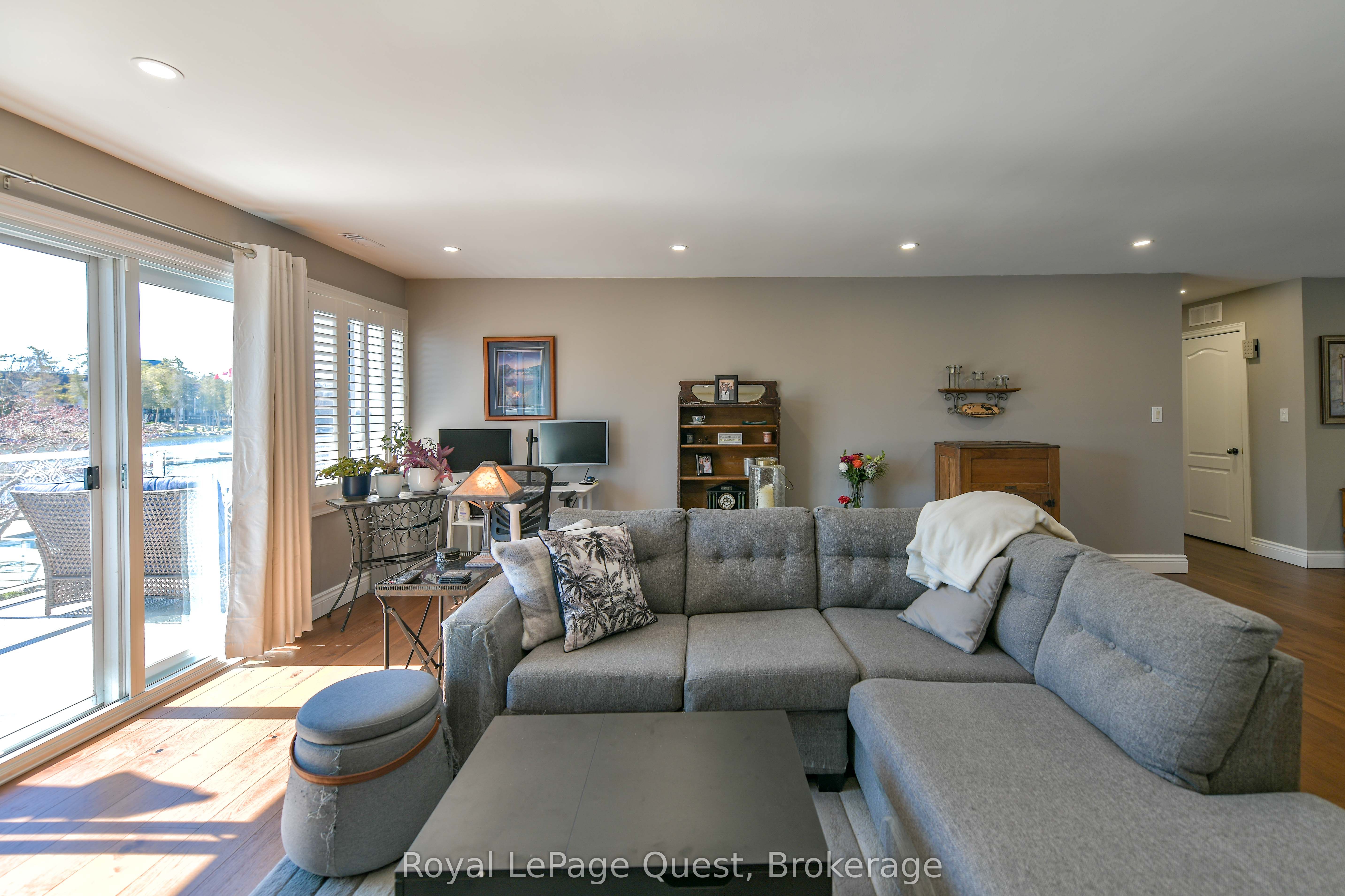 585 Atherley Road 2 Property Photo 12