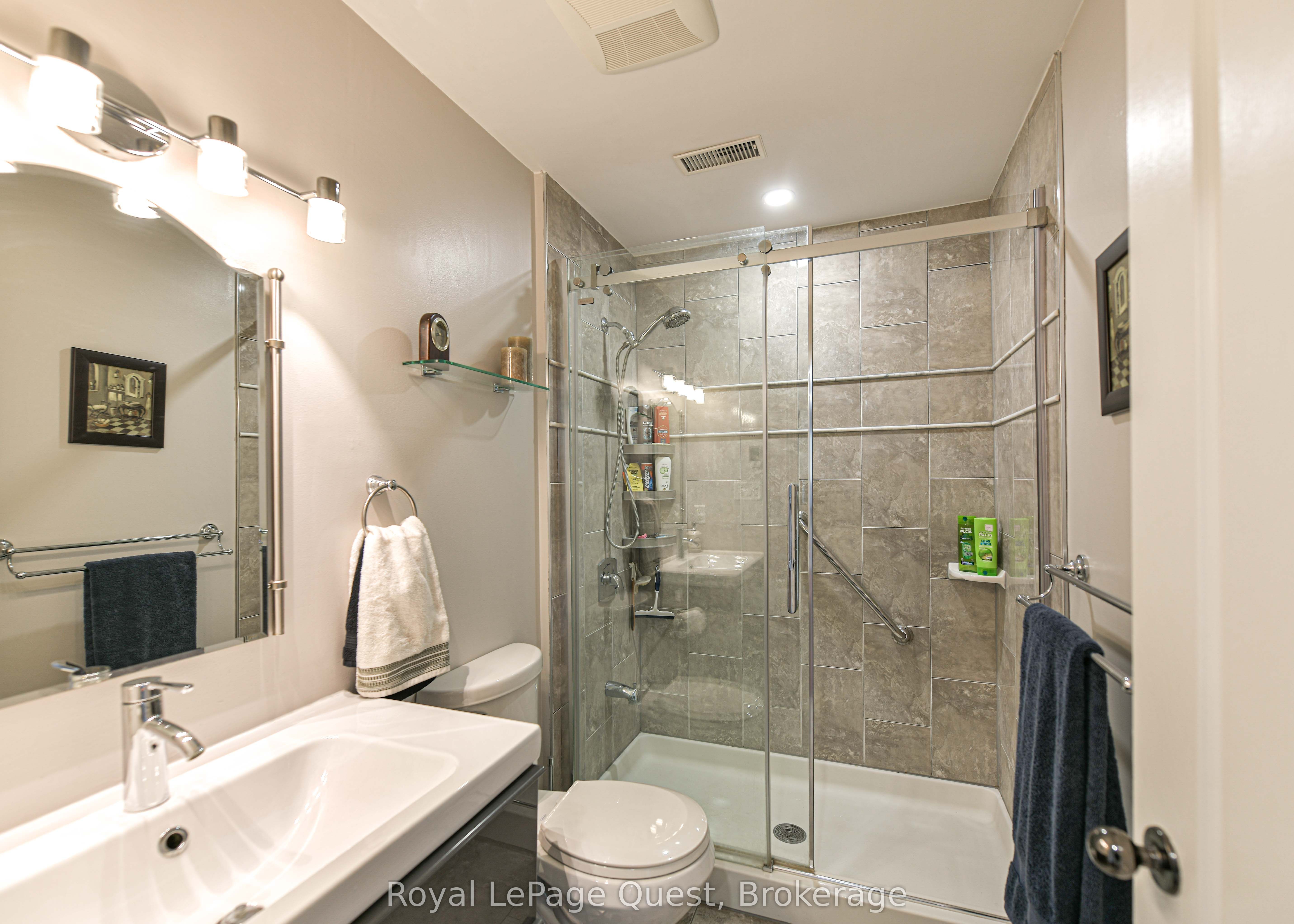 585 Atherley Road 2 Property Photo 24