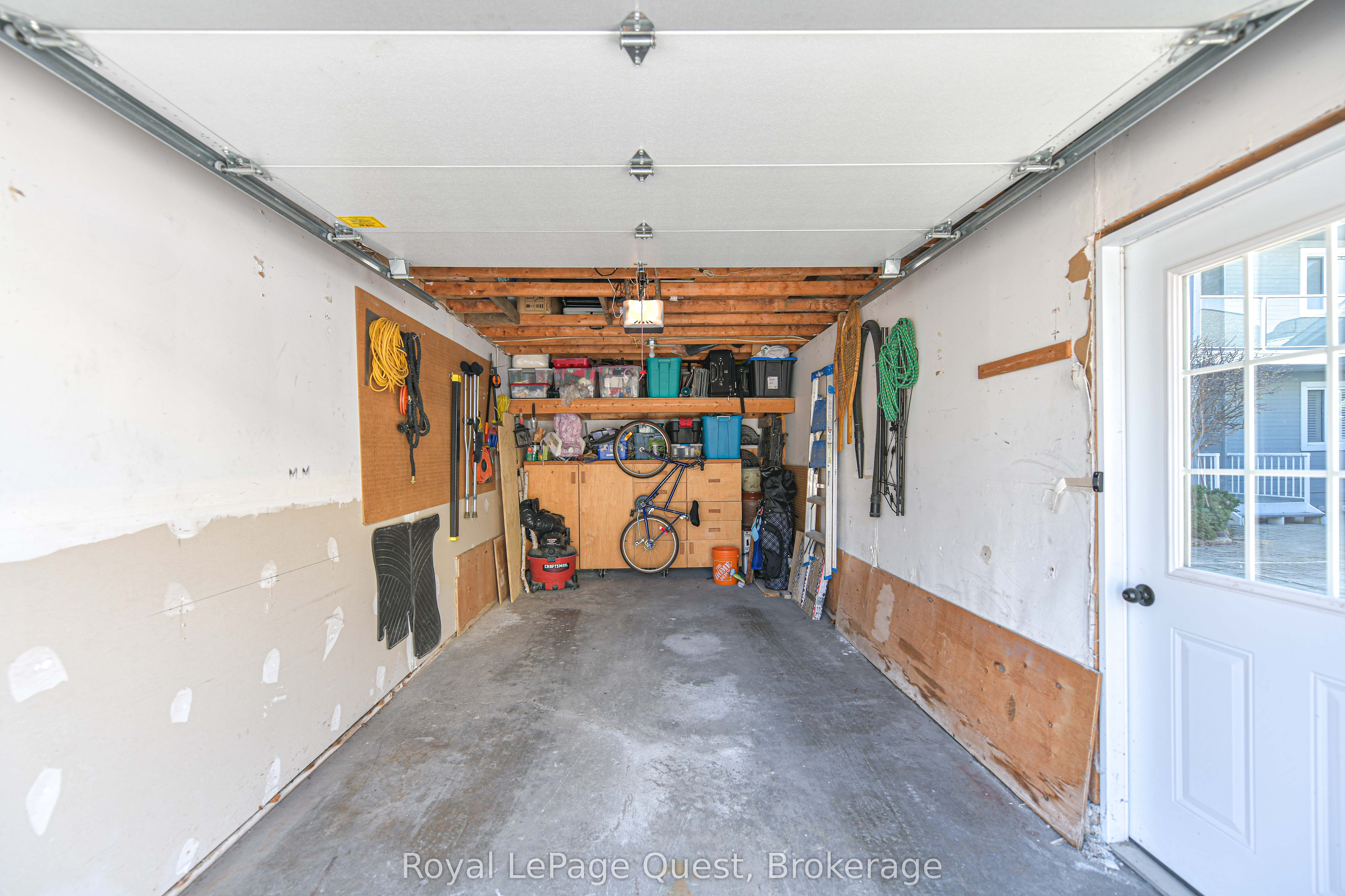 585 Atherley Road 2 Property Photo 28