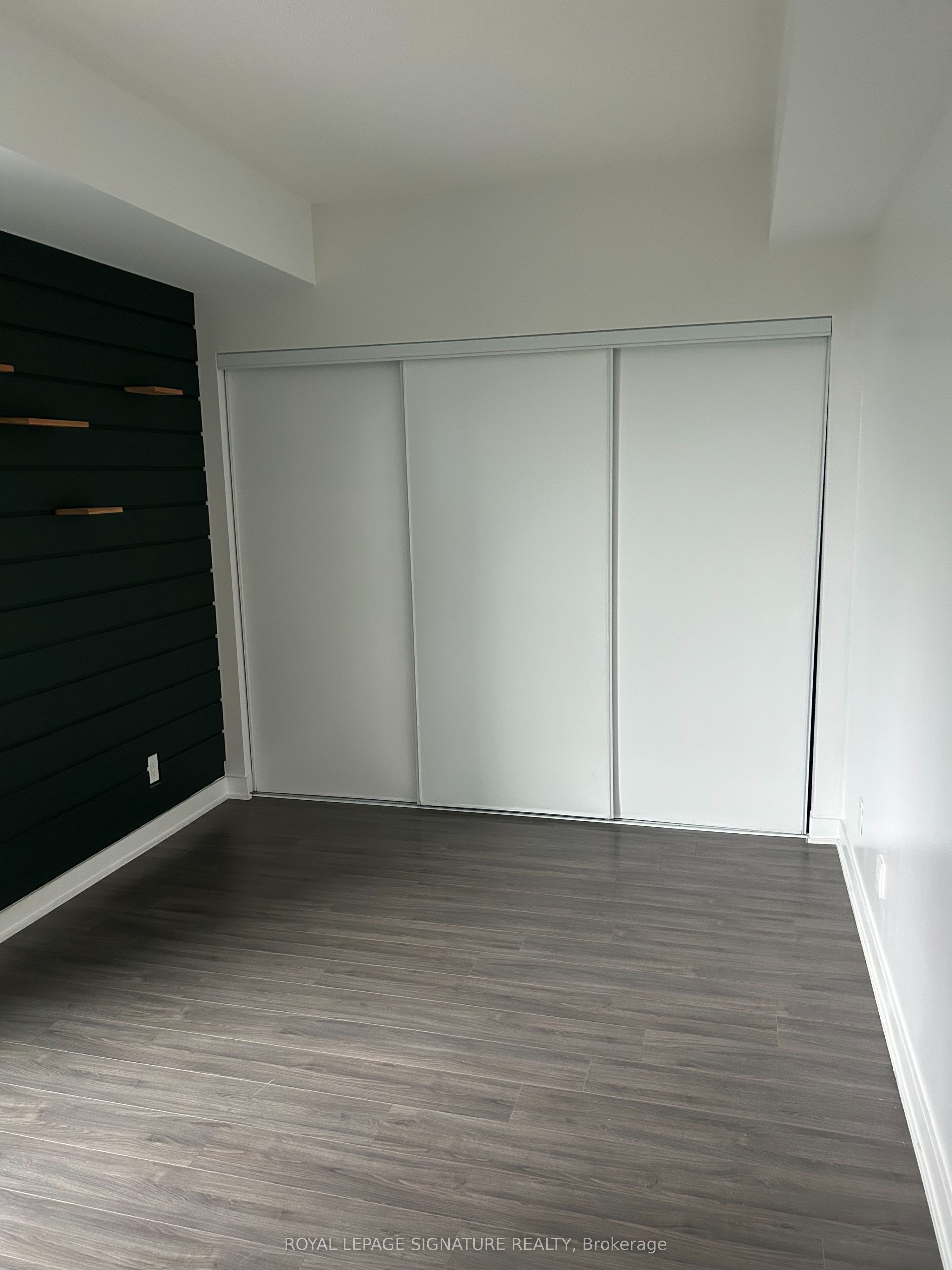681 Yonge Street 432 Property Photo 5