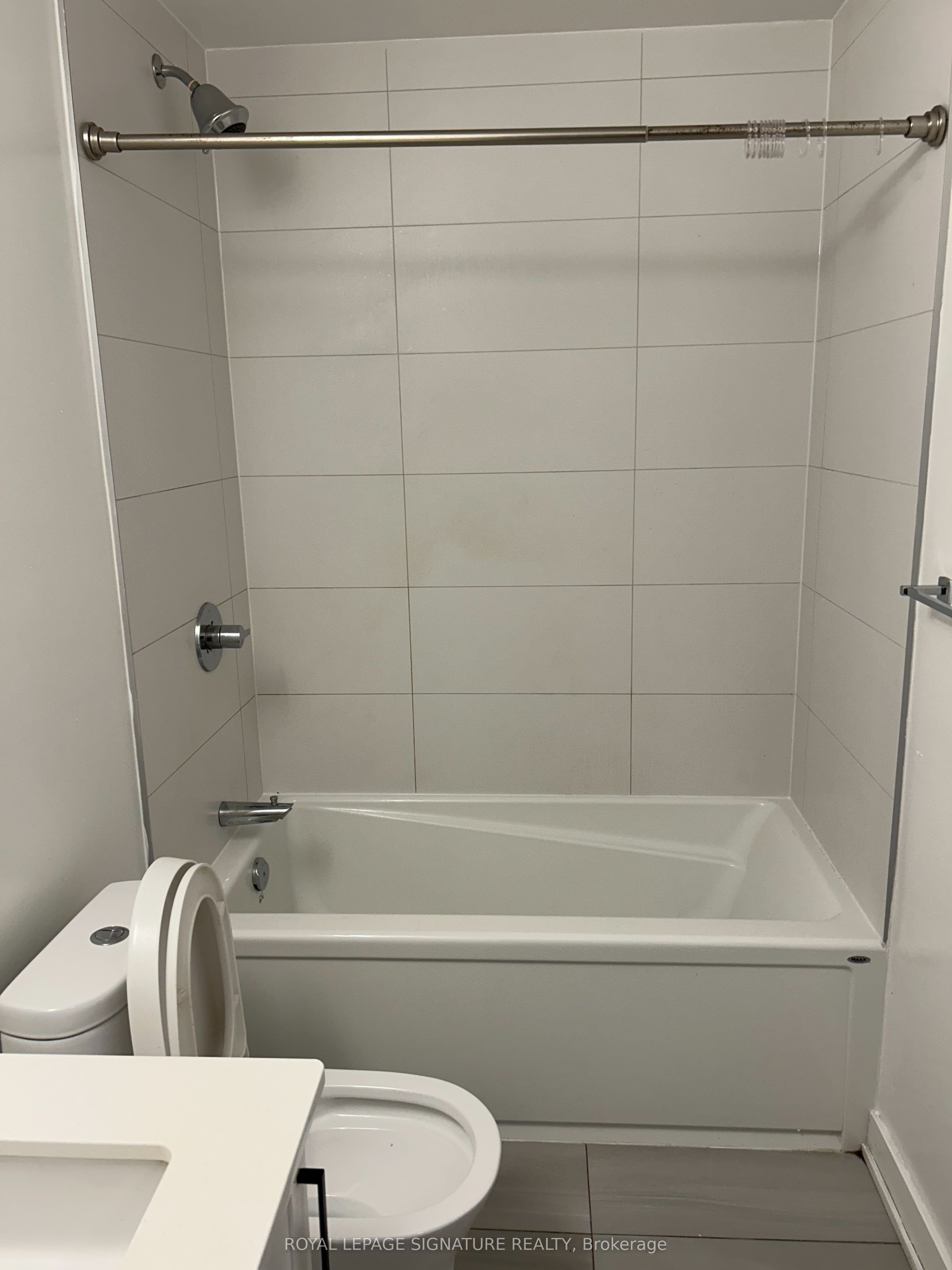 681 Yonge Street 432 Property Photo 6