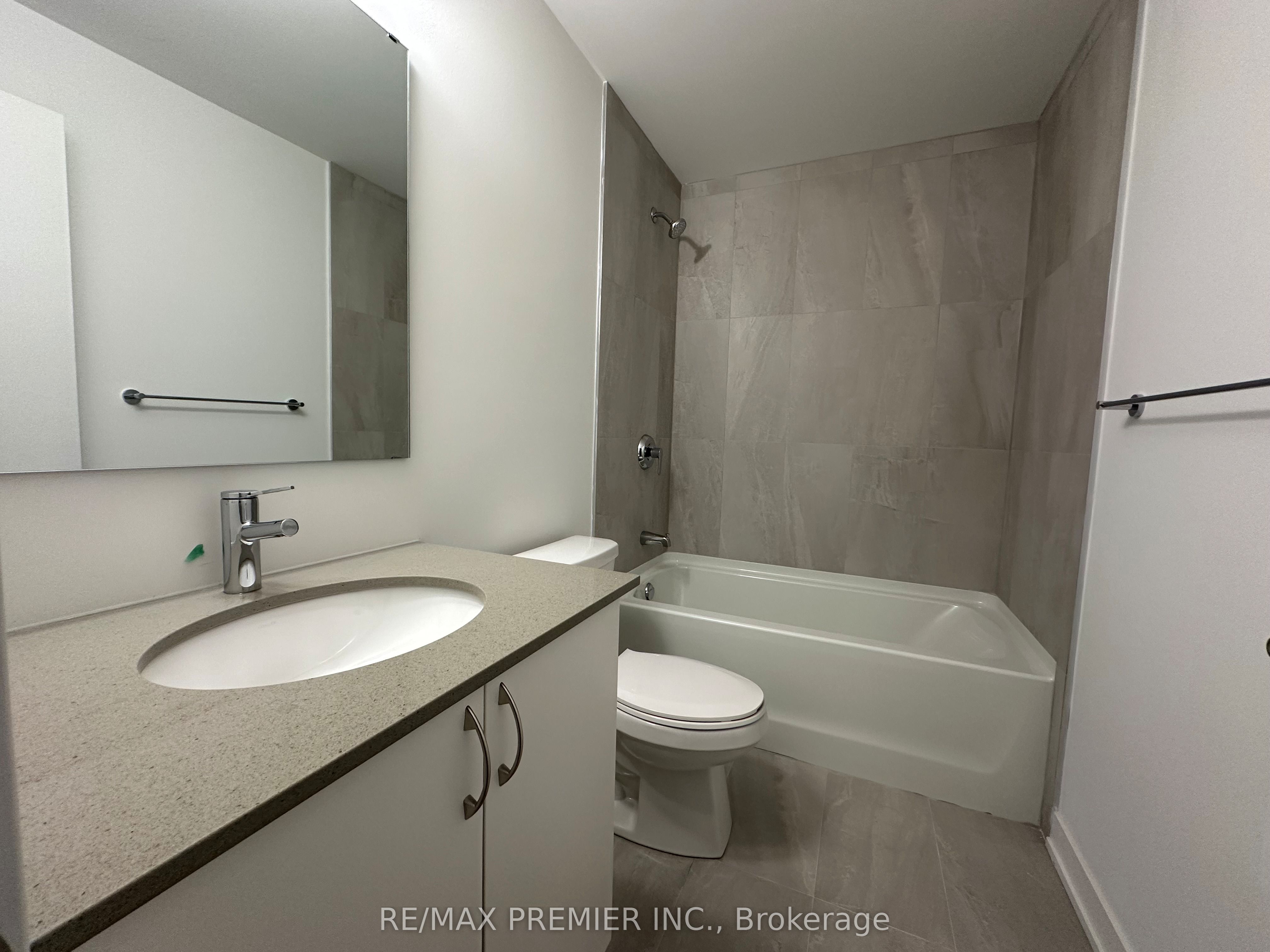 56 Lakeside Terrace 207 Property Photo 13