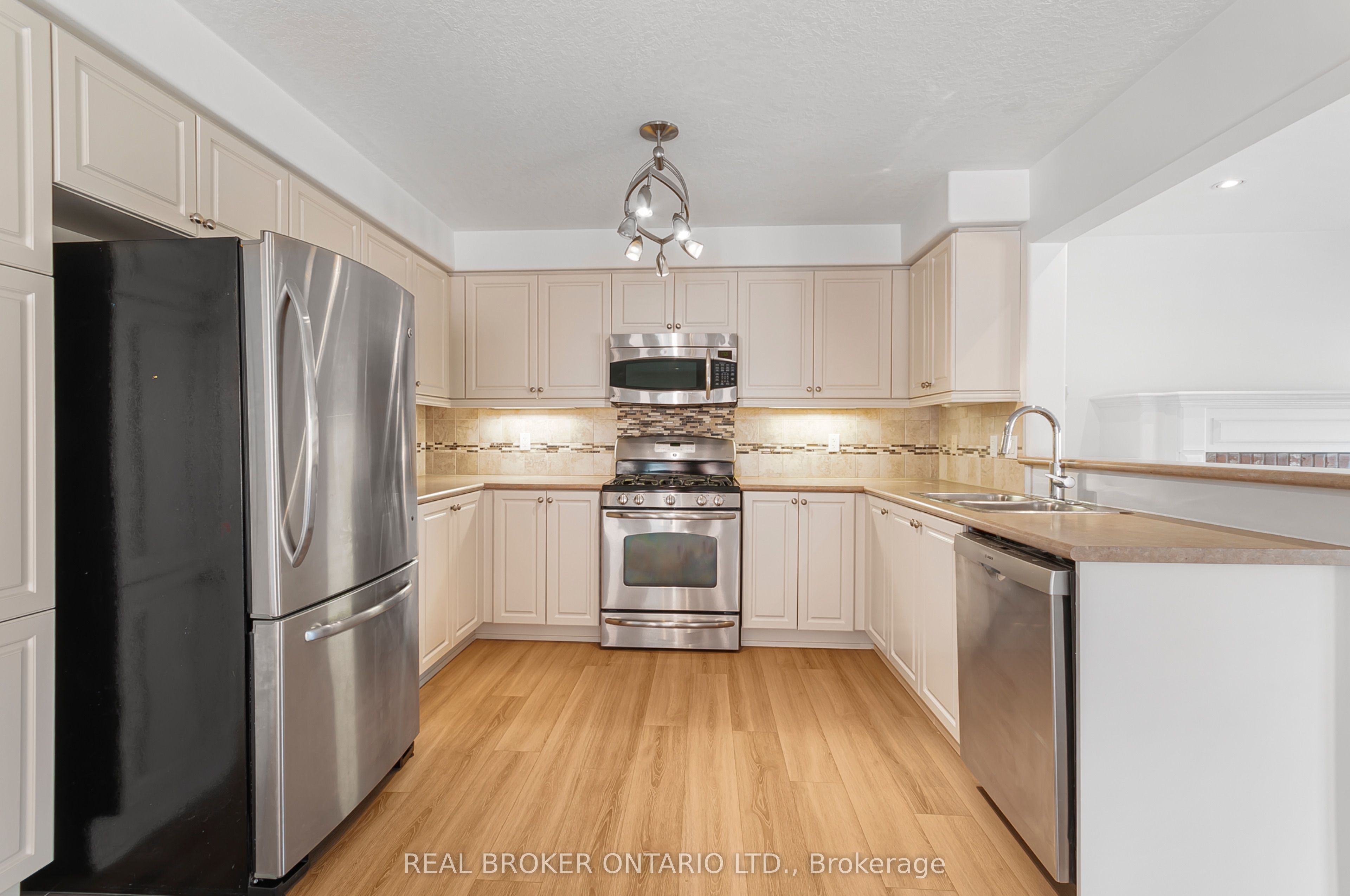 320 Holden Street Property Photo 6