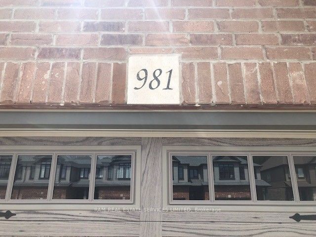 981 Wright Drive Property Photo 2