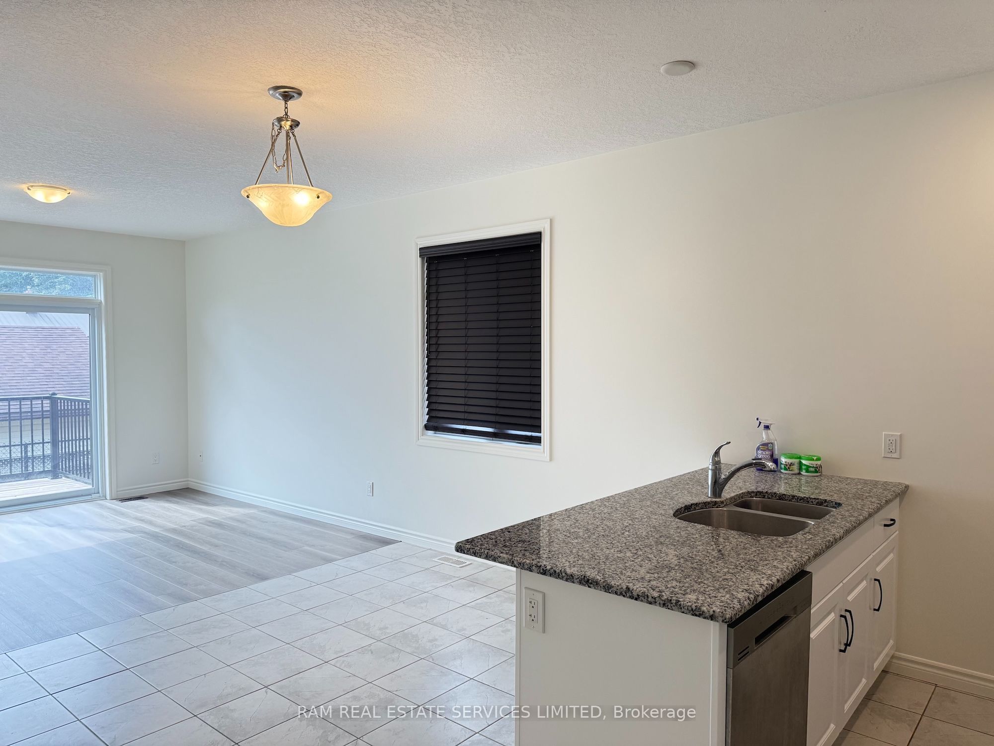 981 Wright Drive Property Photo 7