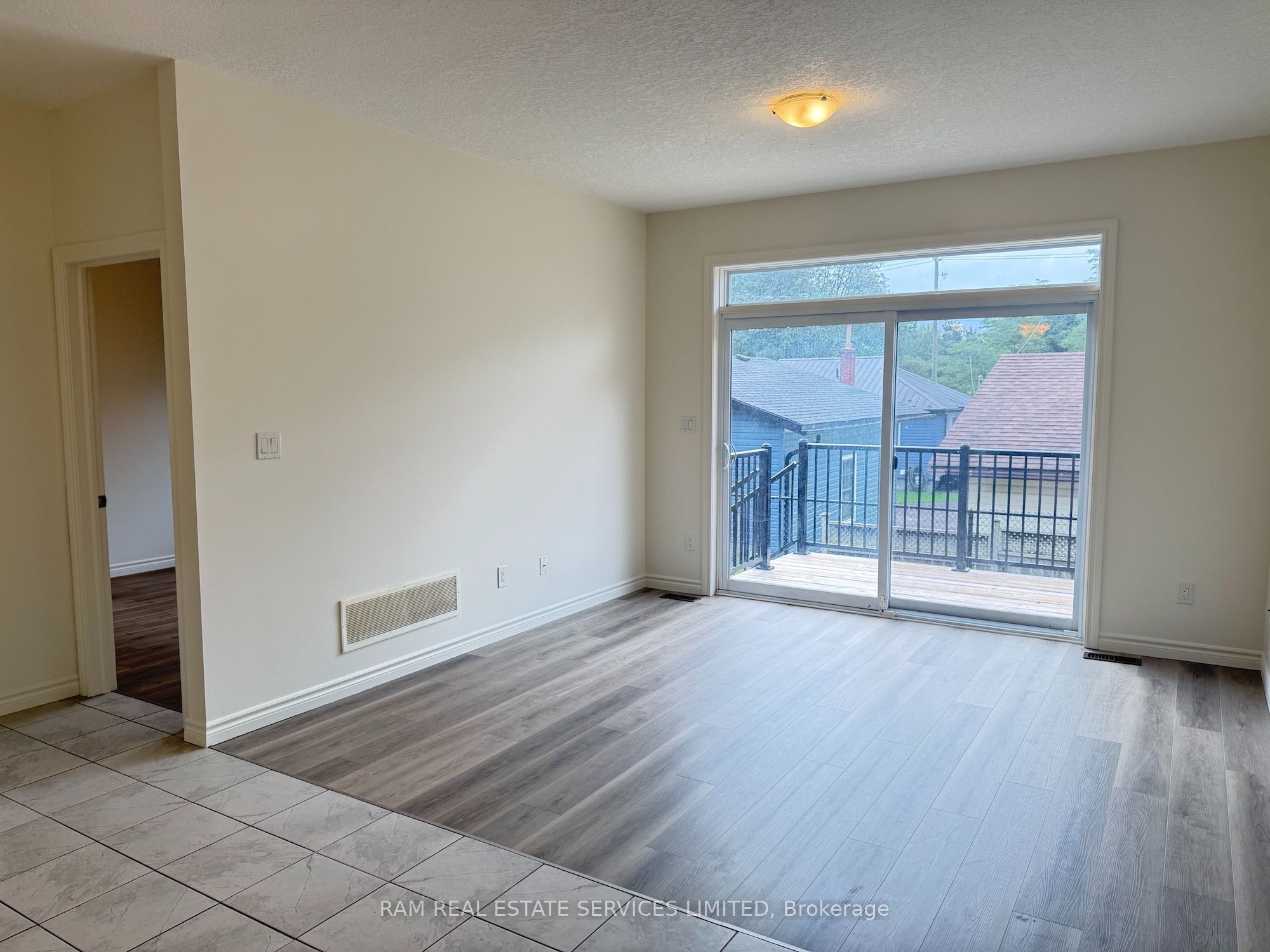 981 Wright Drive Property Photo 8