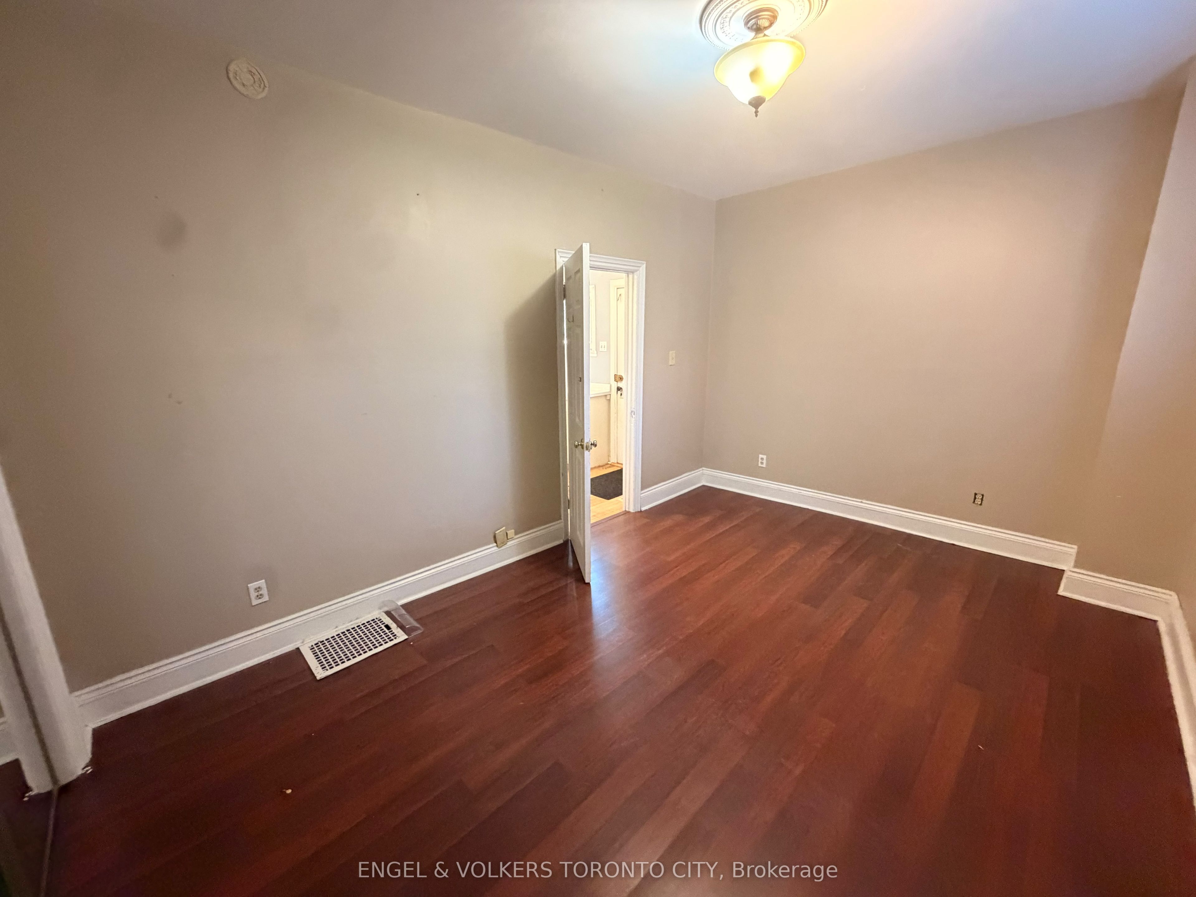 64 High Street Property Photo 11