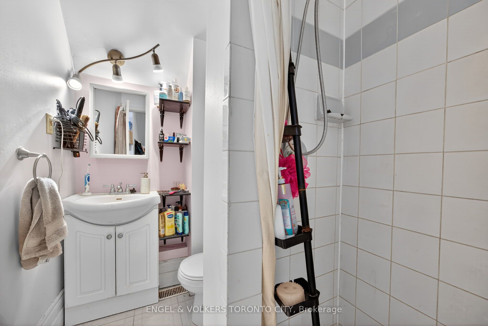64 High Street Property Photo 15