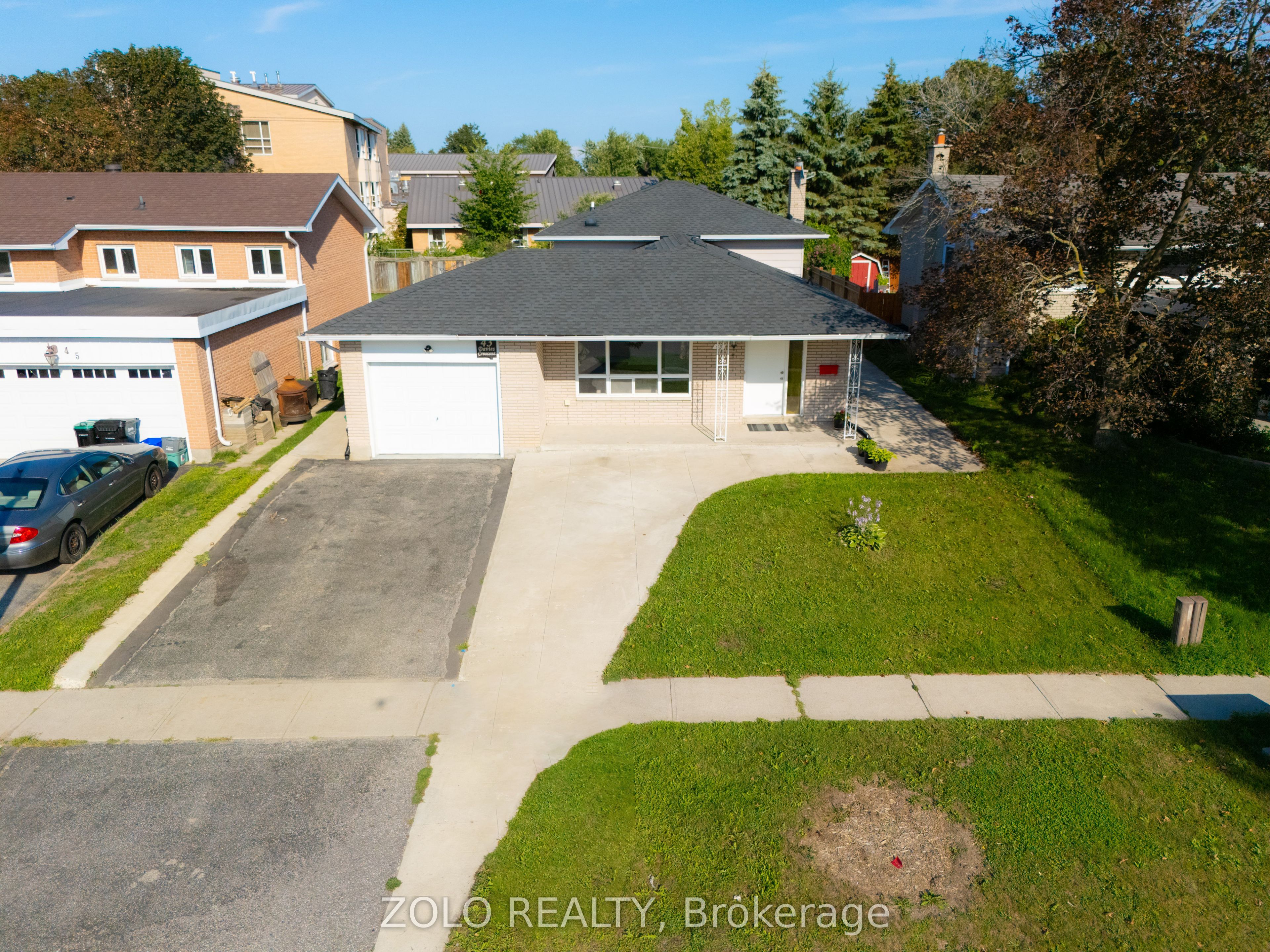 43 Davies Crescent Property Photo 1