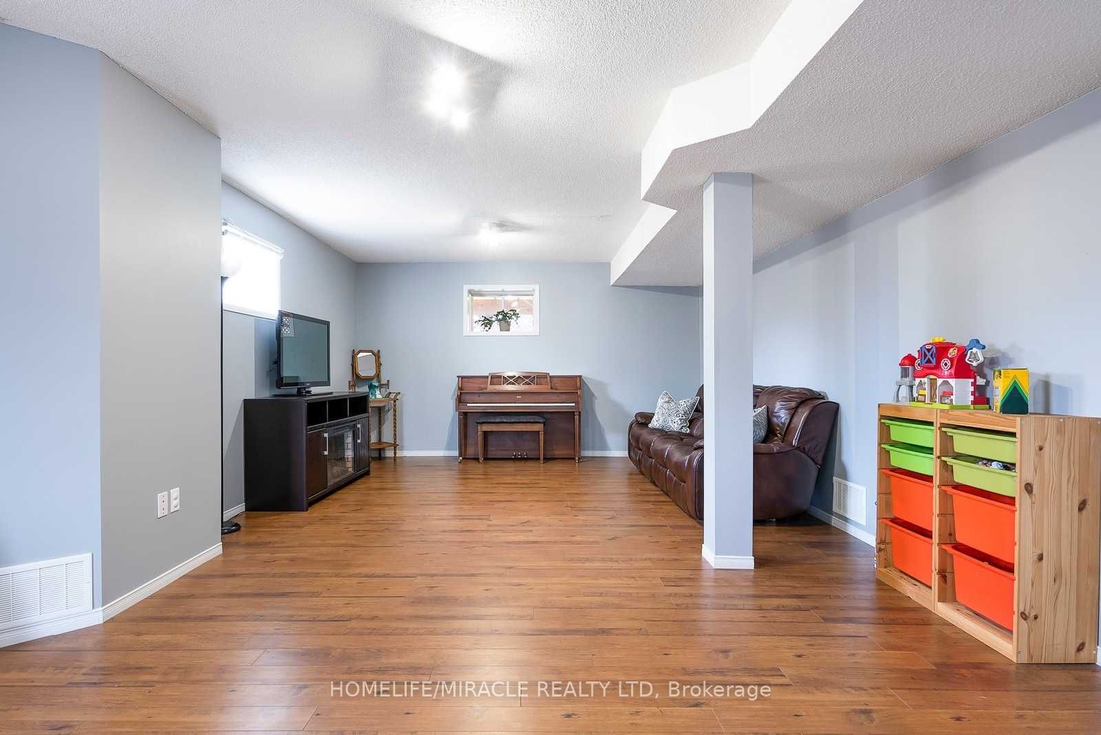 214 Dyer Drive Property Photo 15