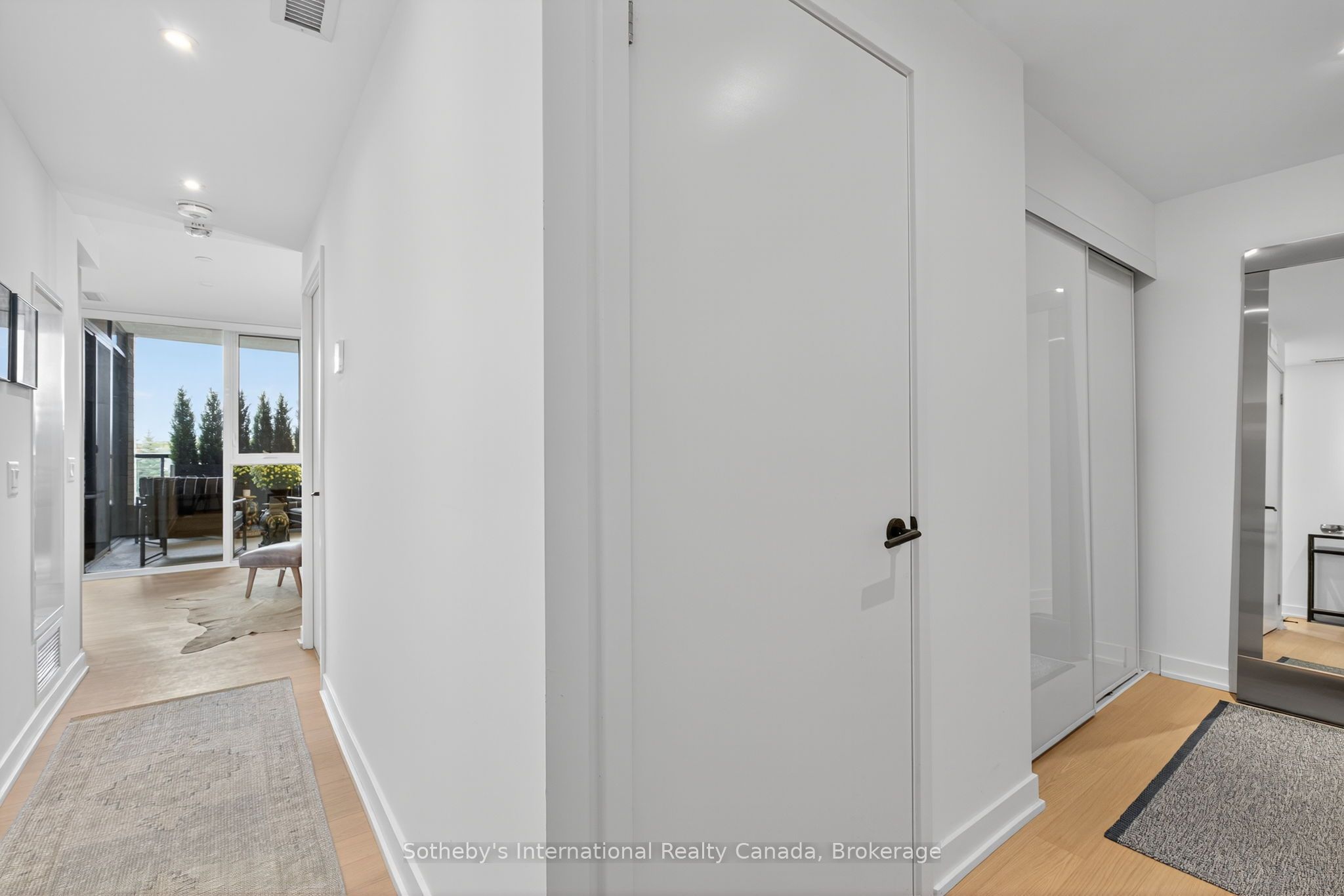 31 Huron Street 224 Property Photo 3