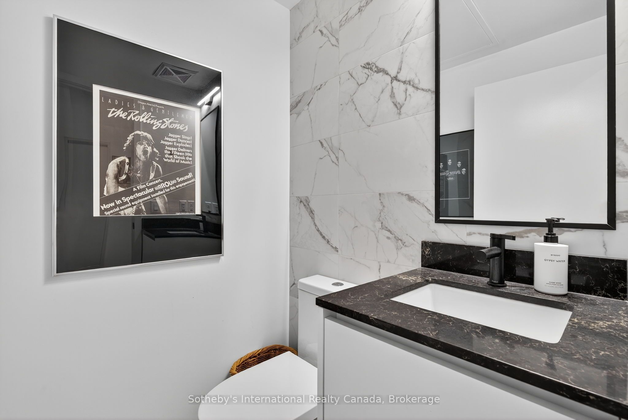 31 Huron Street 224 Property Photo 4