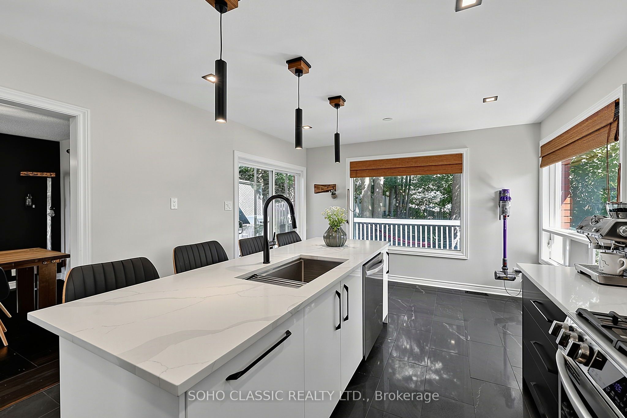 301 Leacock Drive Property Photo 6