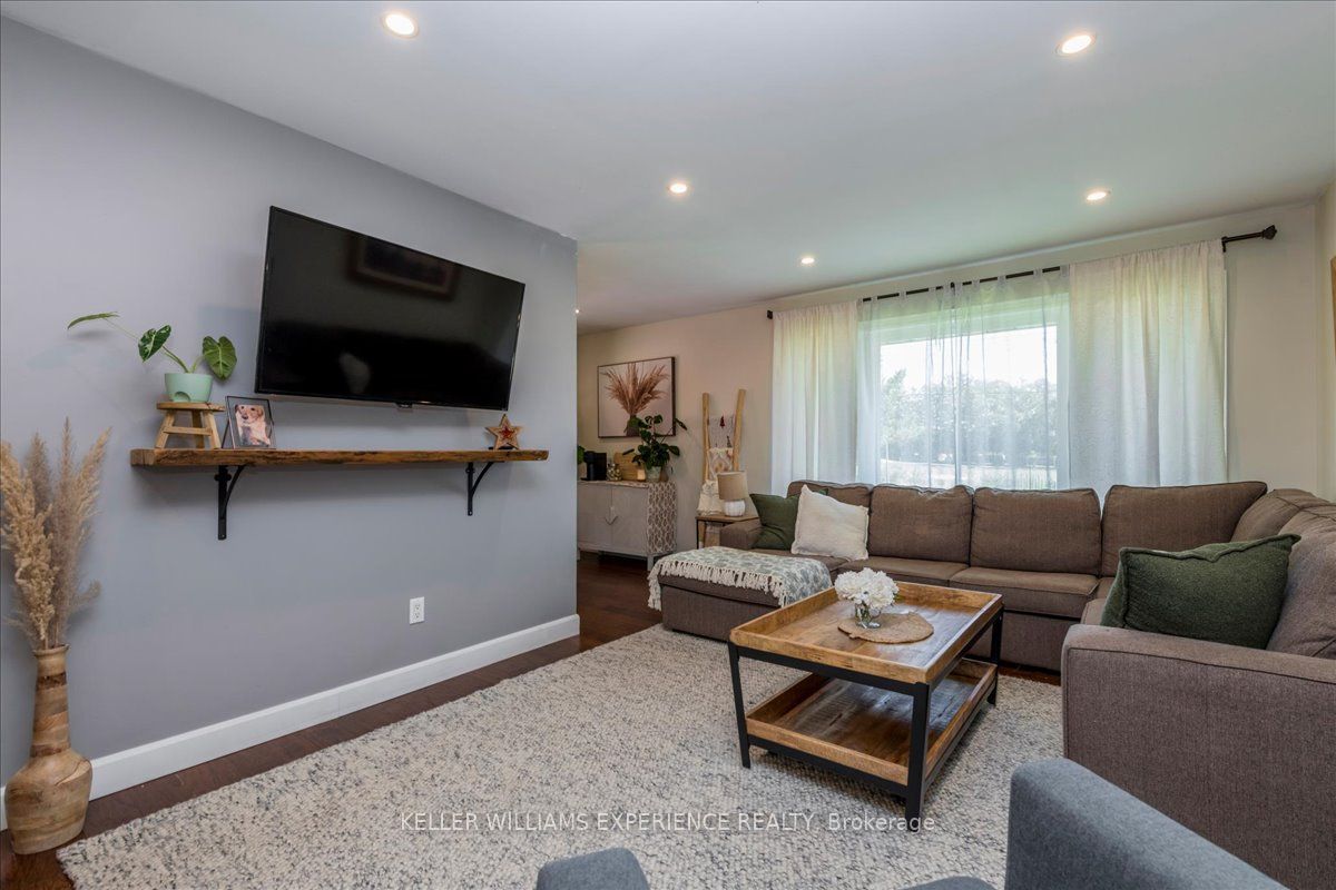 92 Johnson Street Property Photo 5