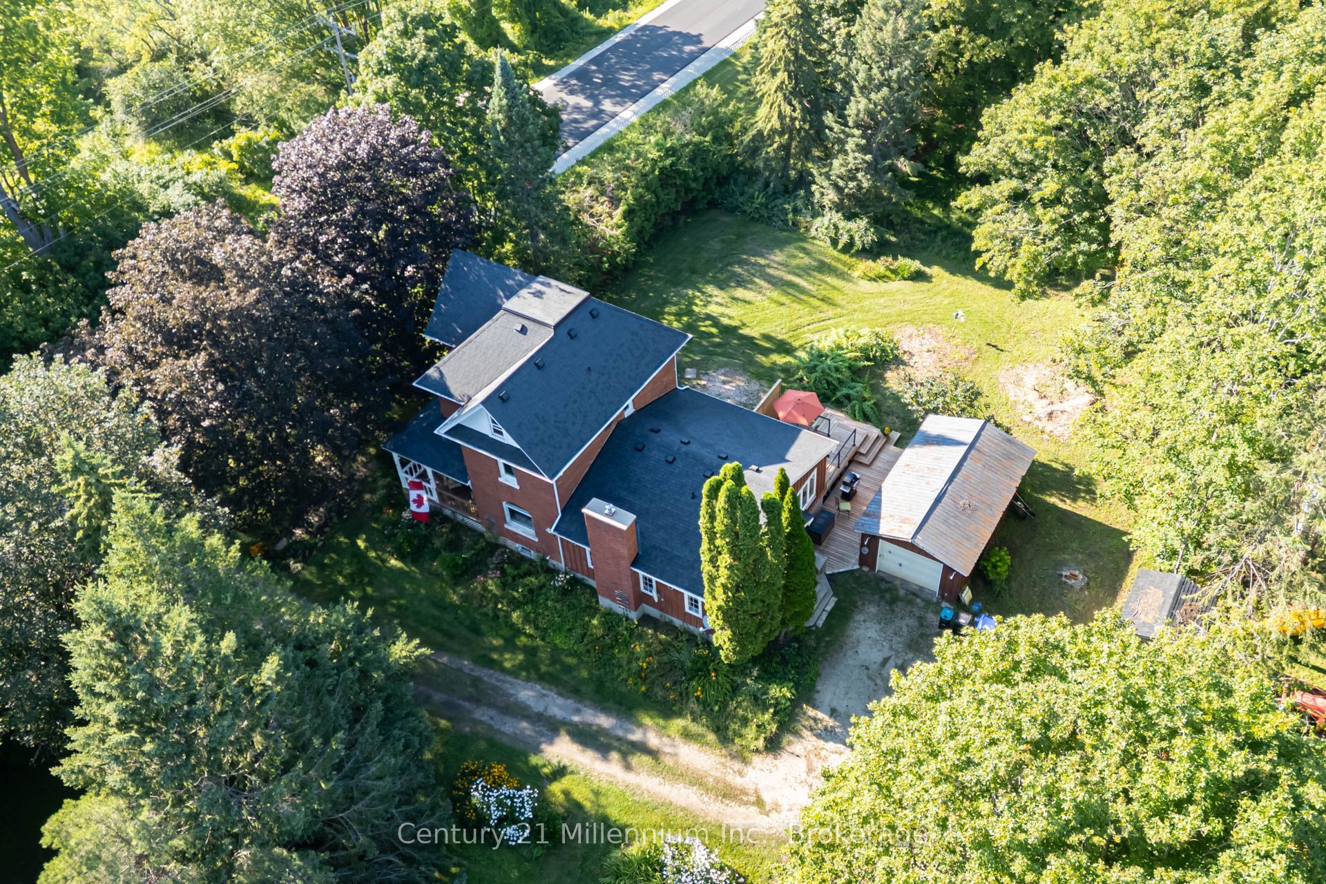 1851 6 Concession N Property Photo 2