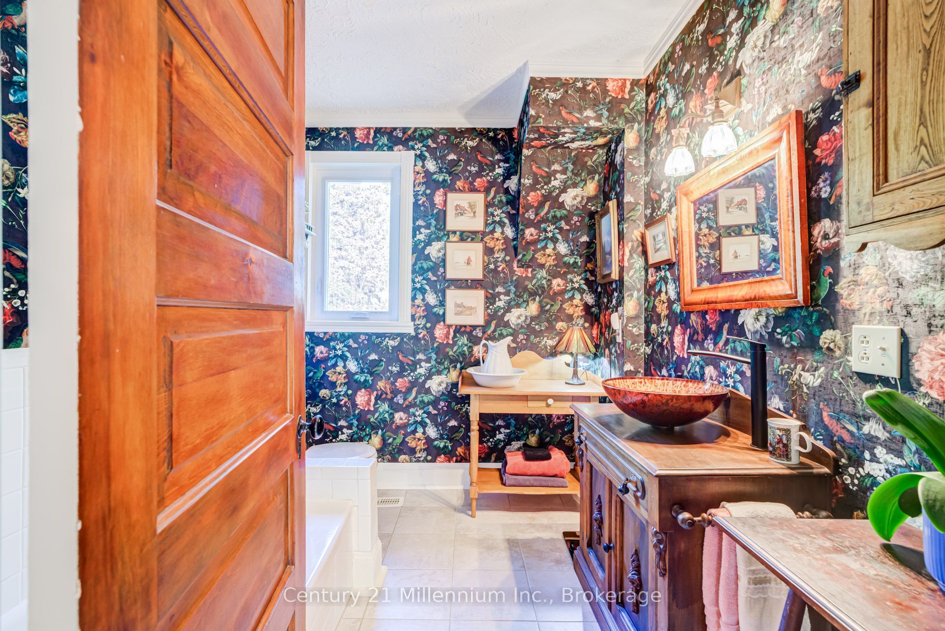 1851 6 Concession N Property Photo 23