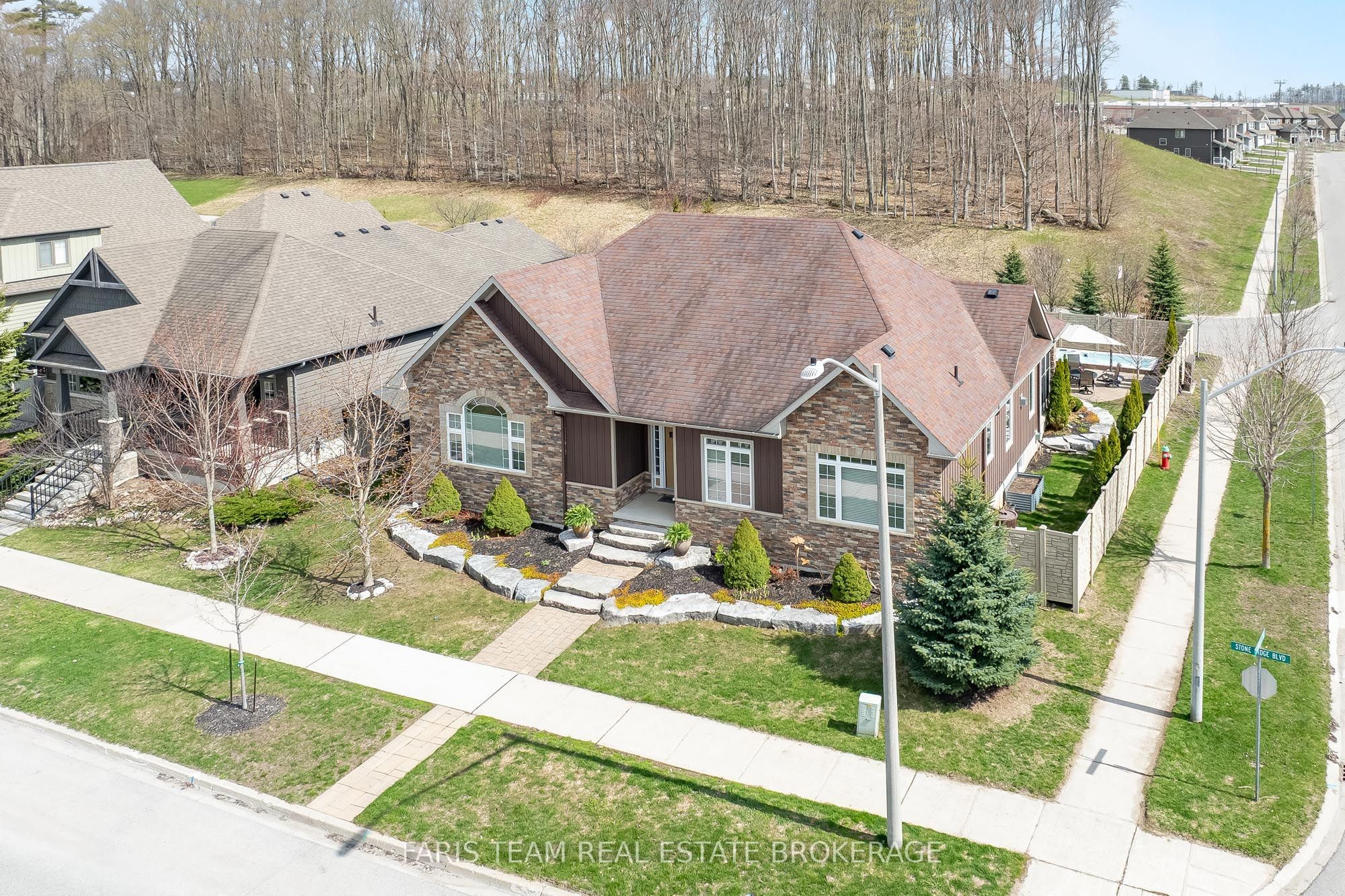 3063 Stone Ridge Boulevard Property Photo 2