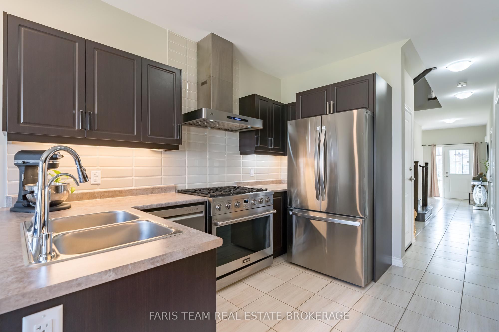 207 Cubitt Street Property Photo 6