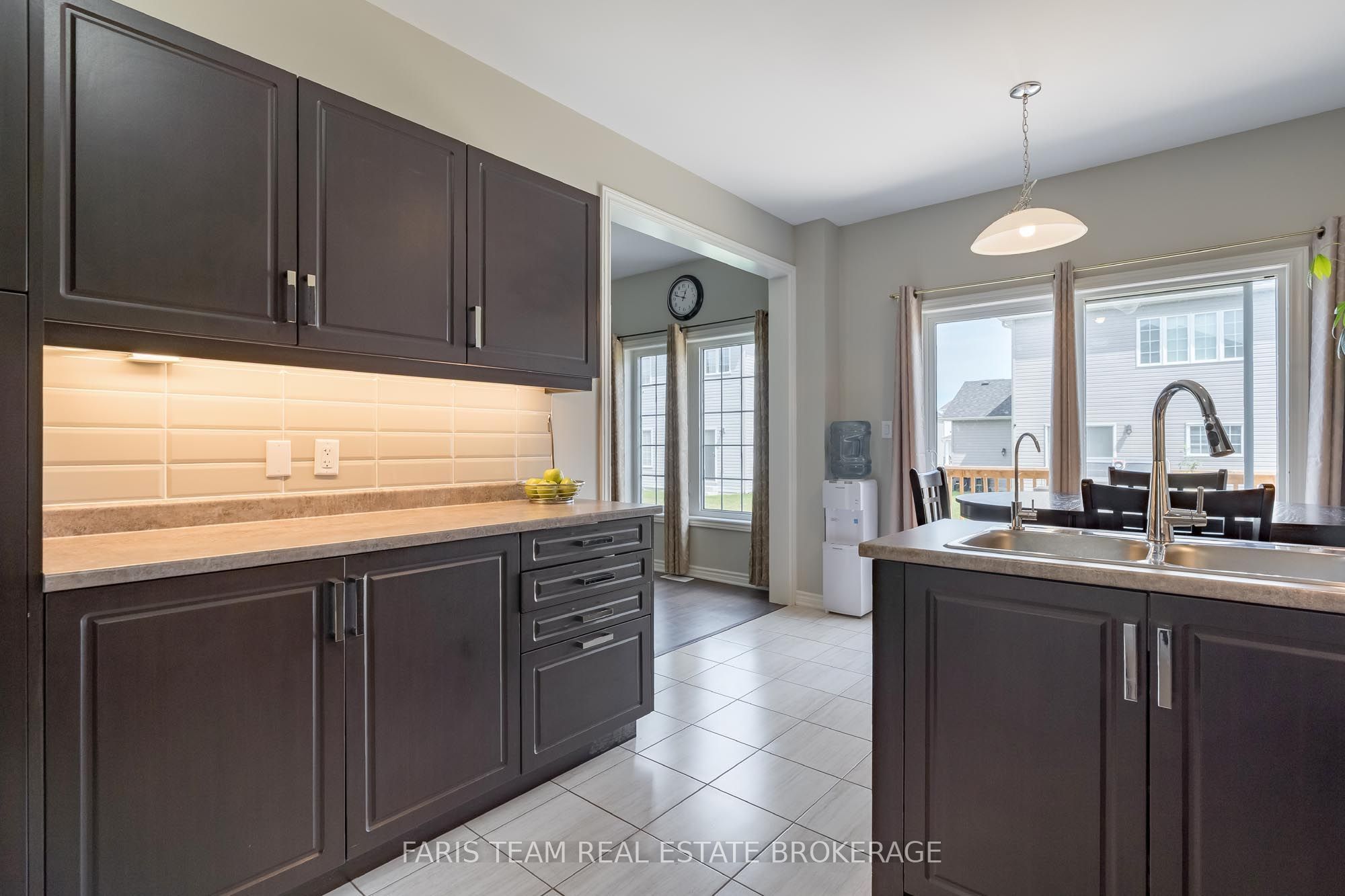 207 Cubitt Street Property Photo 8