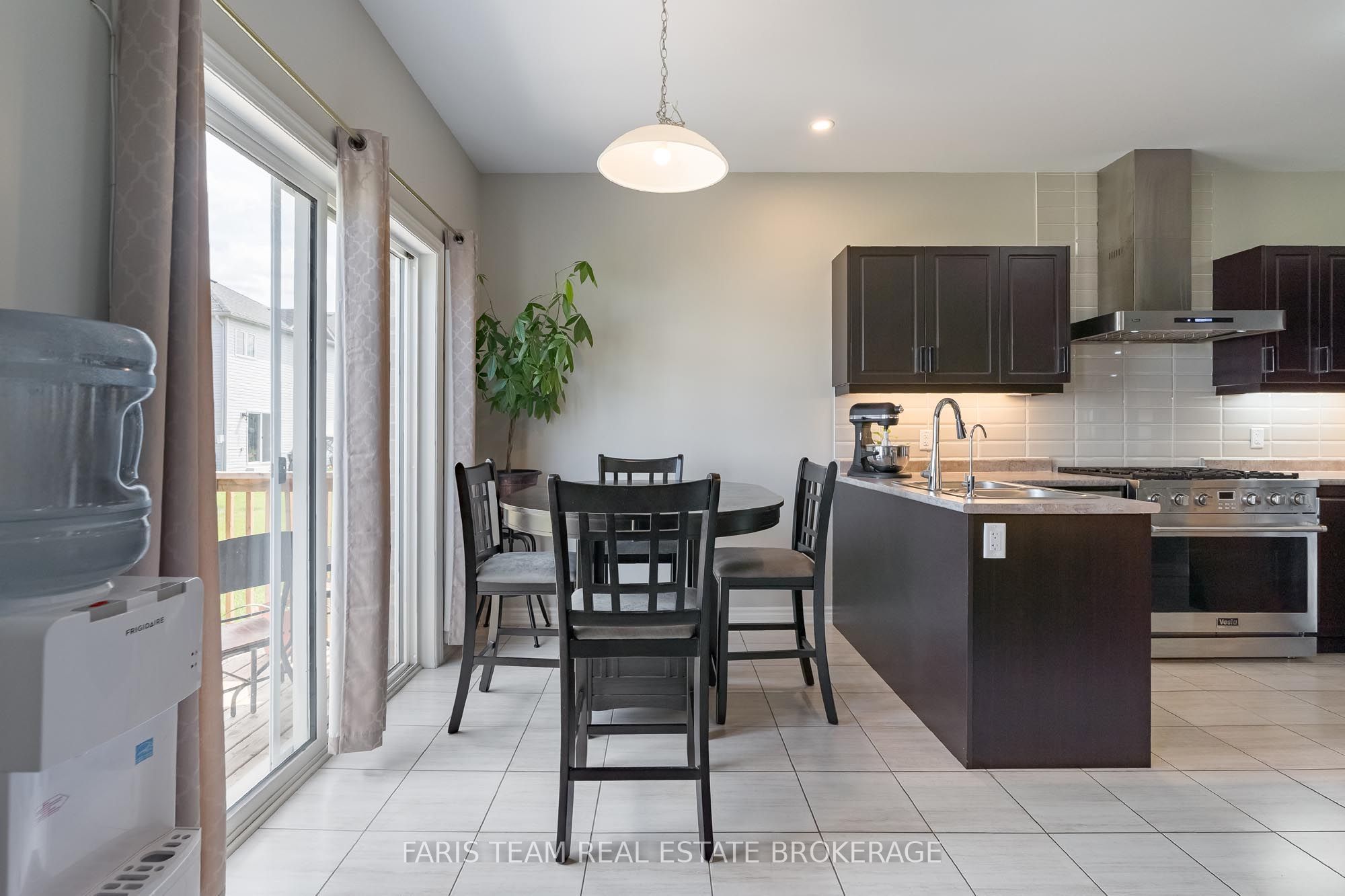207 Cubitt Street Property Photo 9