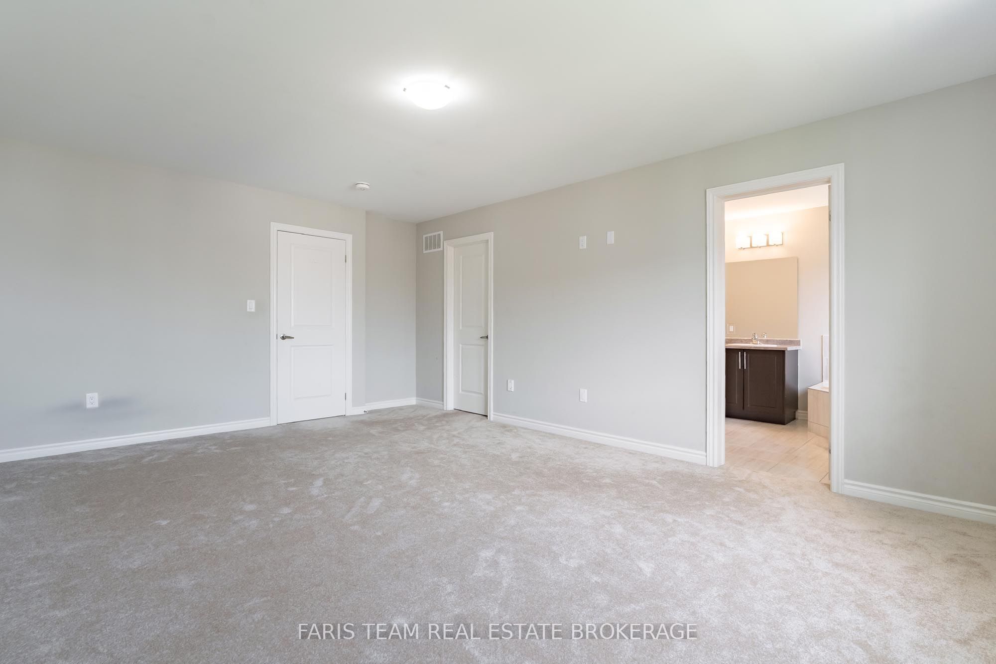 207 Cubitt Street Property Photo 20
