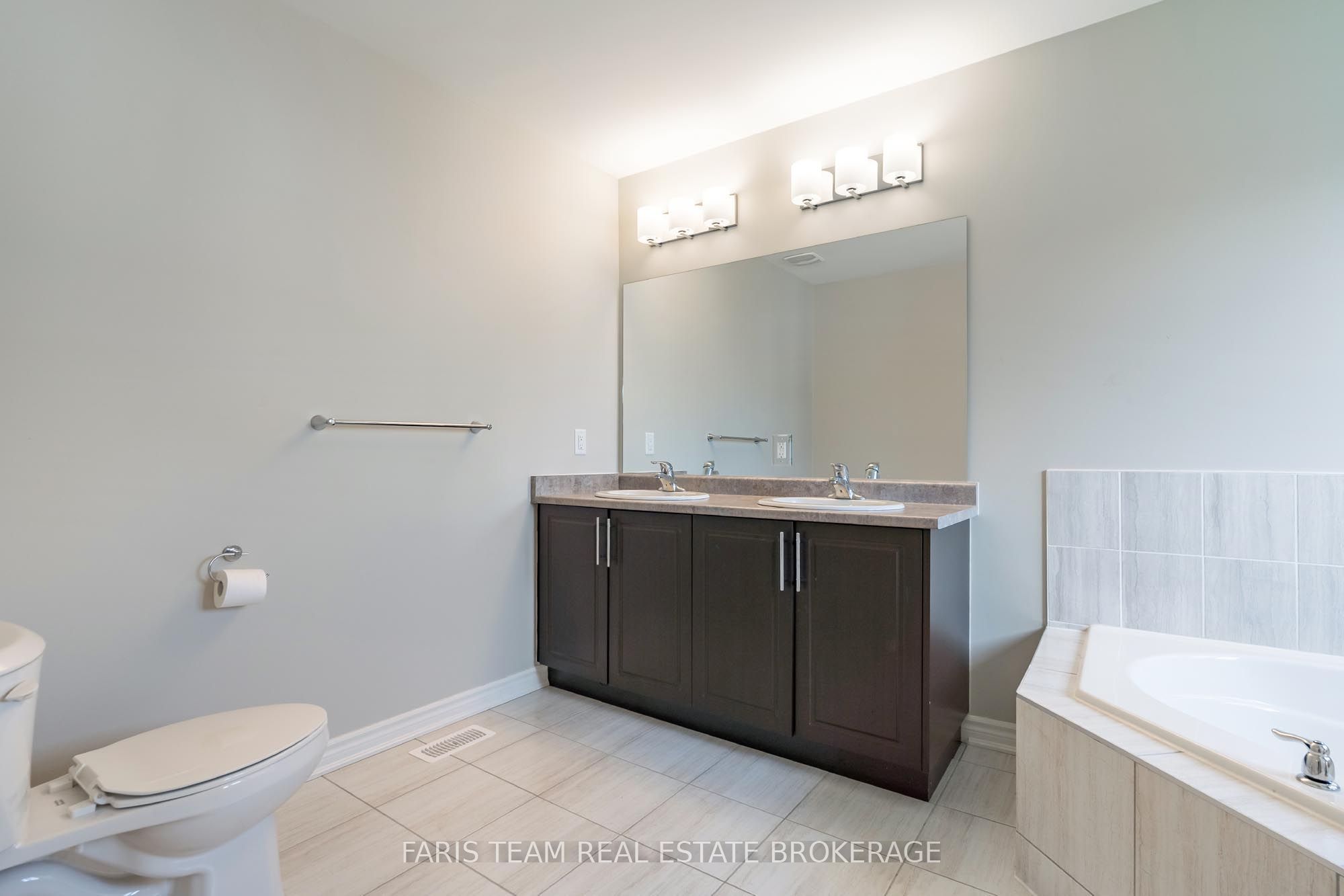 207 Cubitt Street Property Photo 22