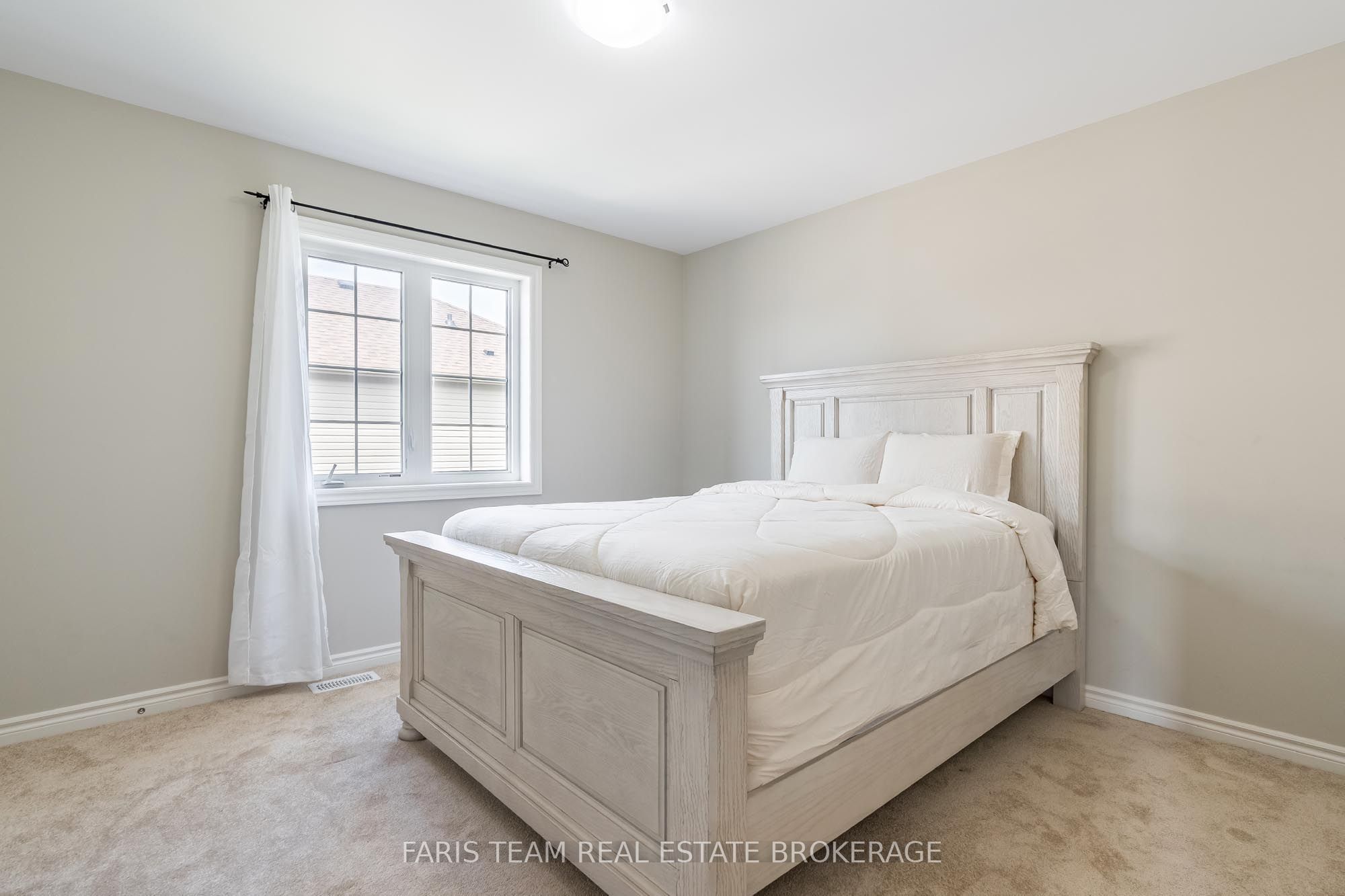 207 Cubitt Street Property Photo 23