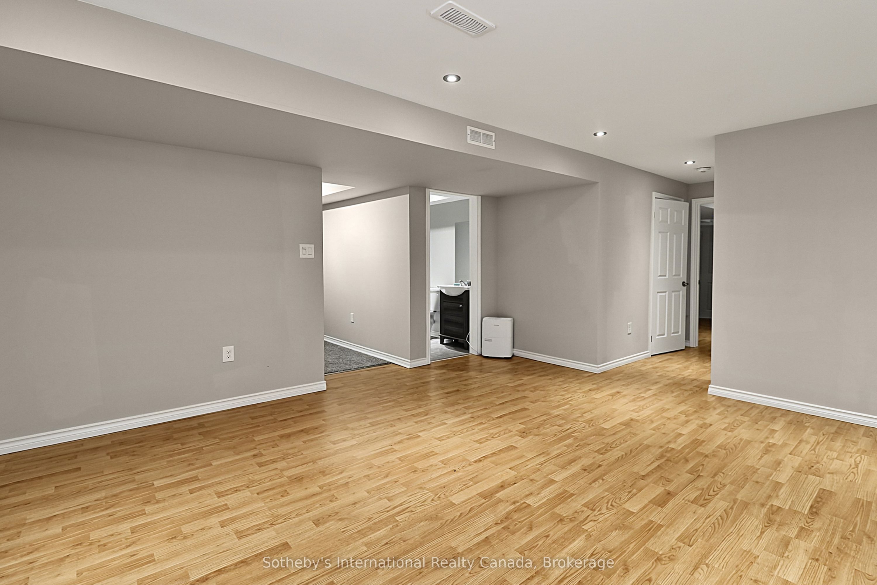 28 Barrington Trail Property Photo 42