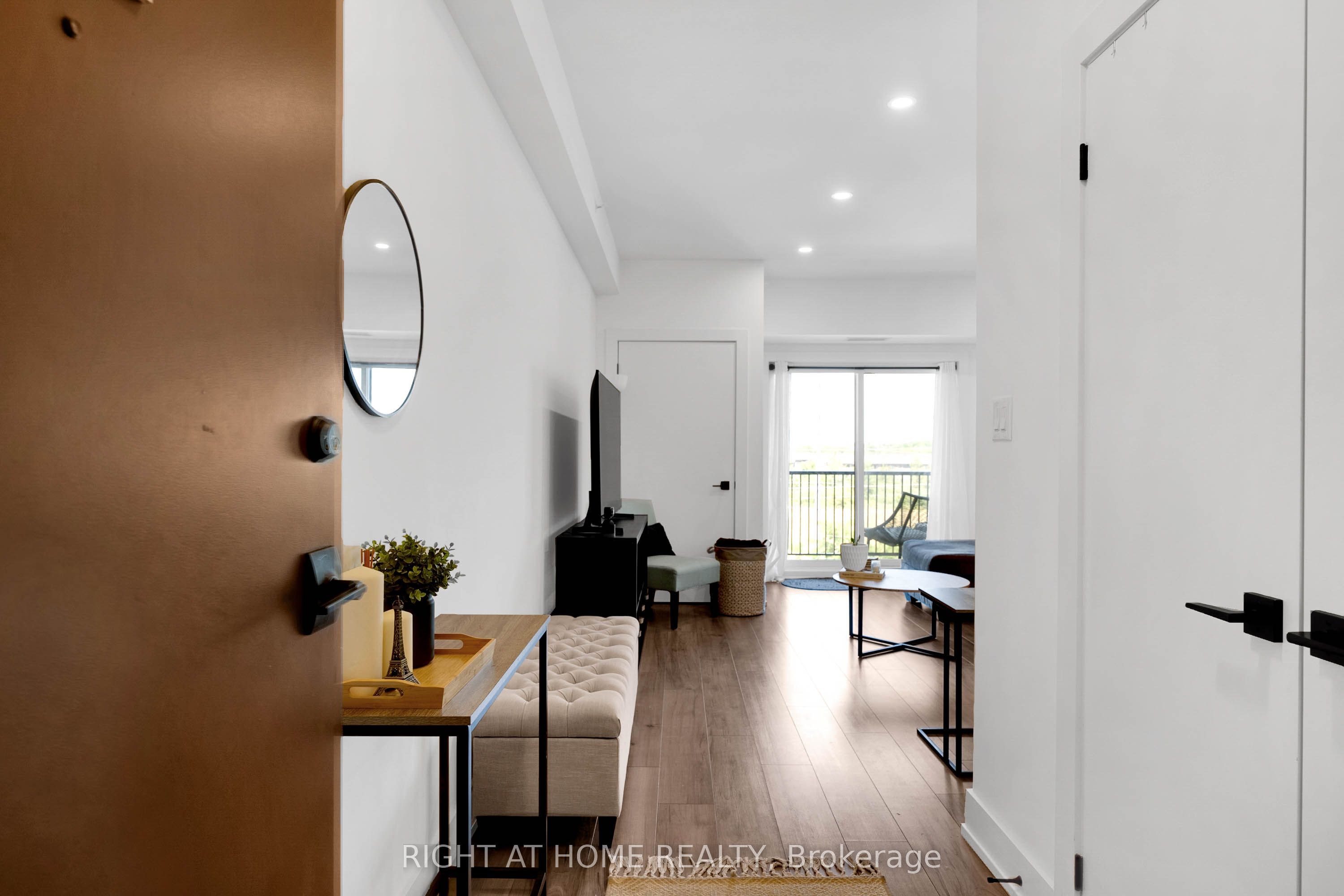 4 Spice Way 202 Property Photo 8