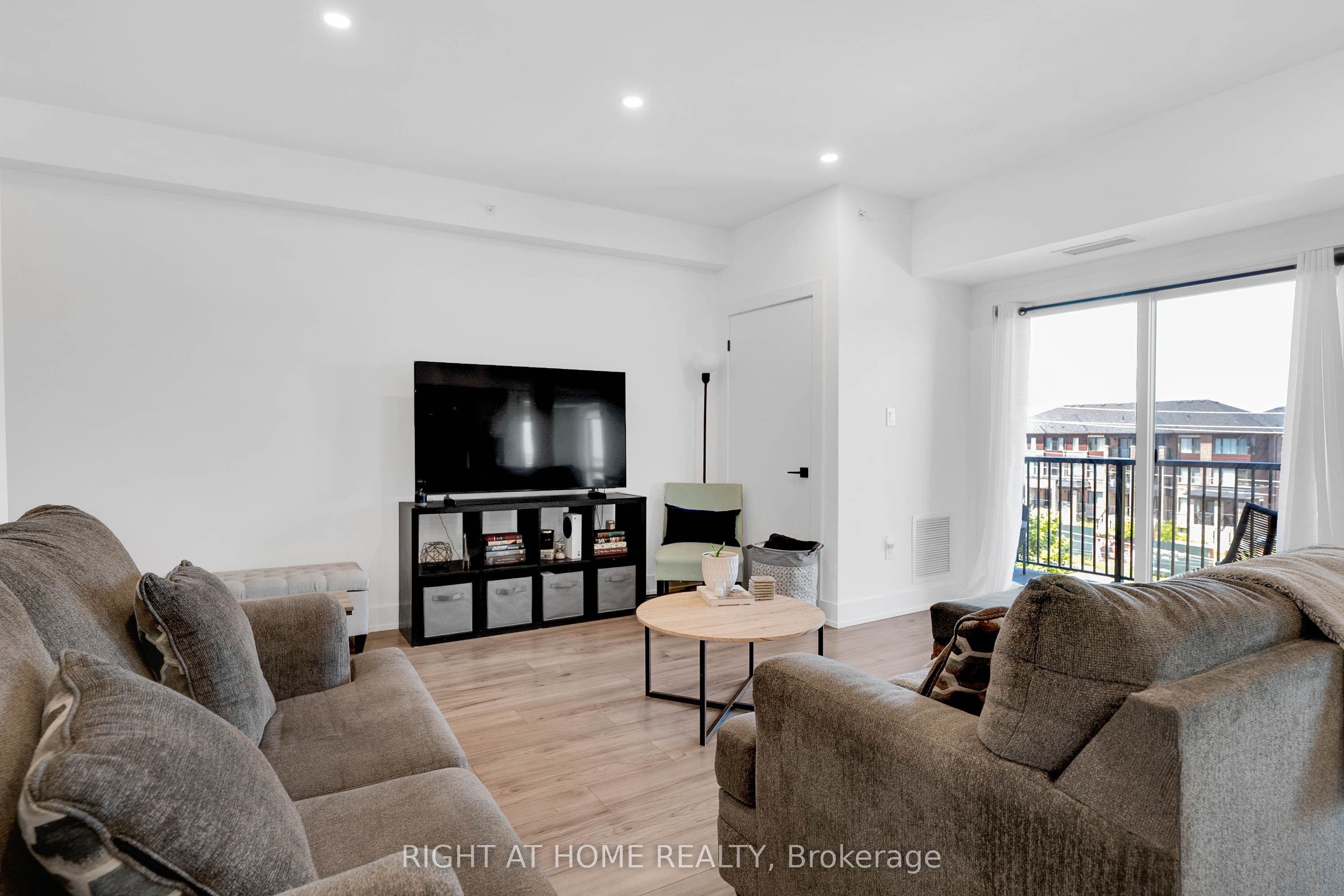 4 Spice Way 202 Property Photo 10