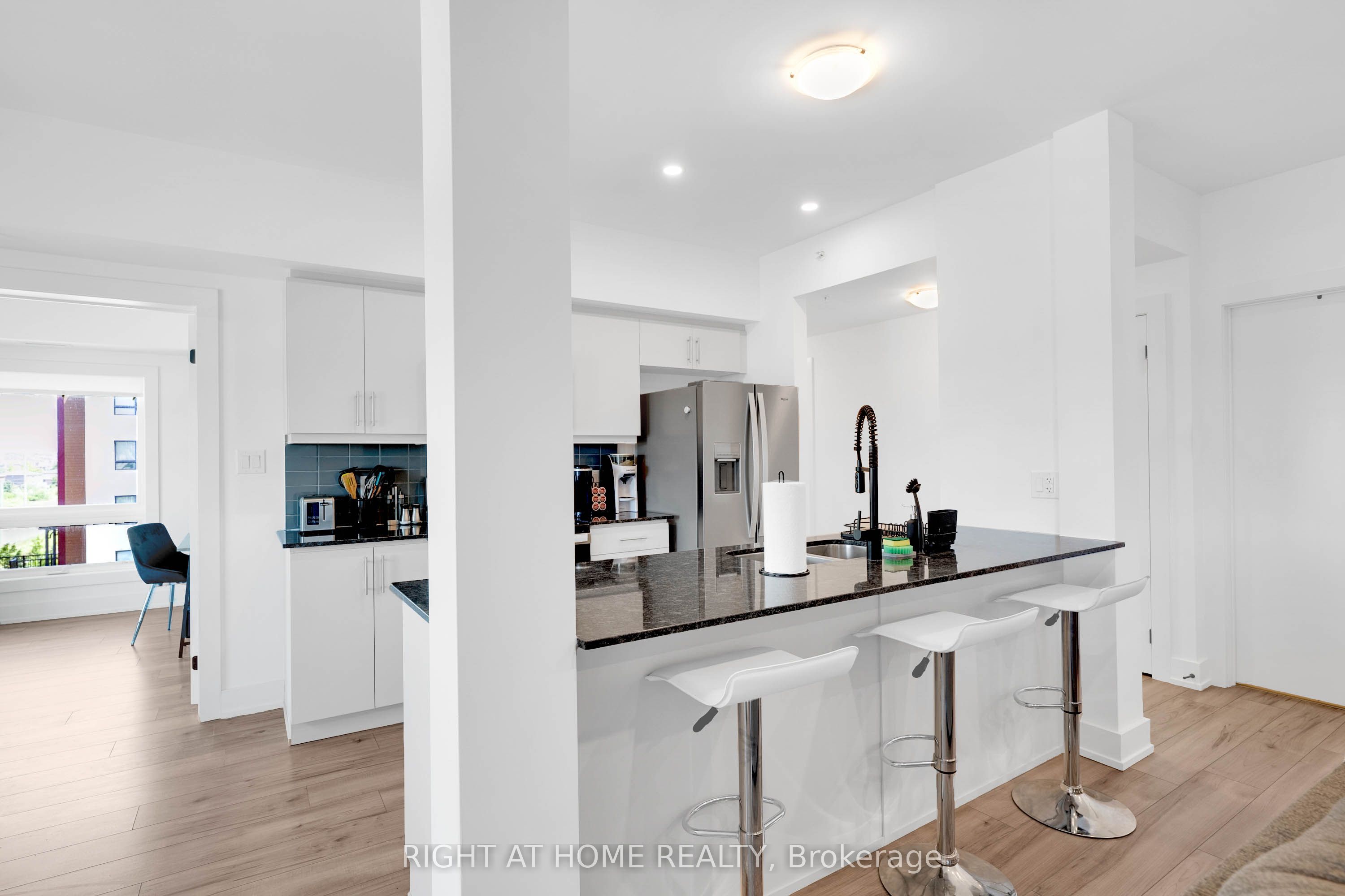 4 Spice Way 202 Property Photo 13