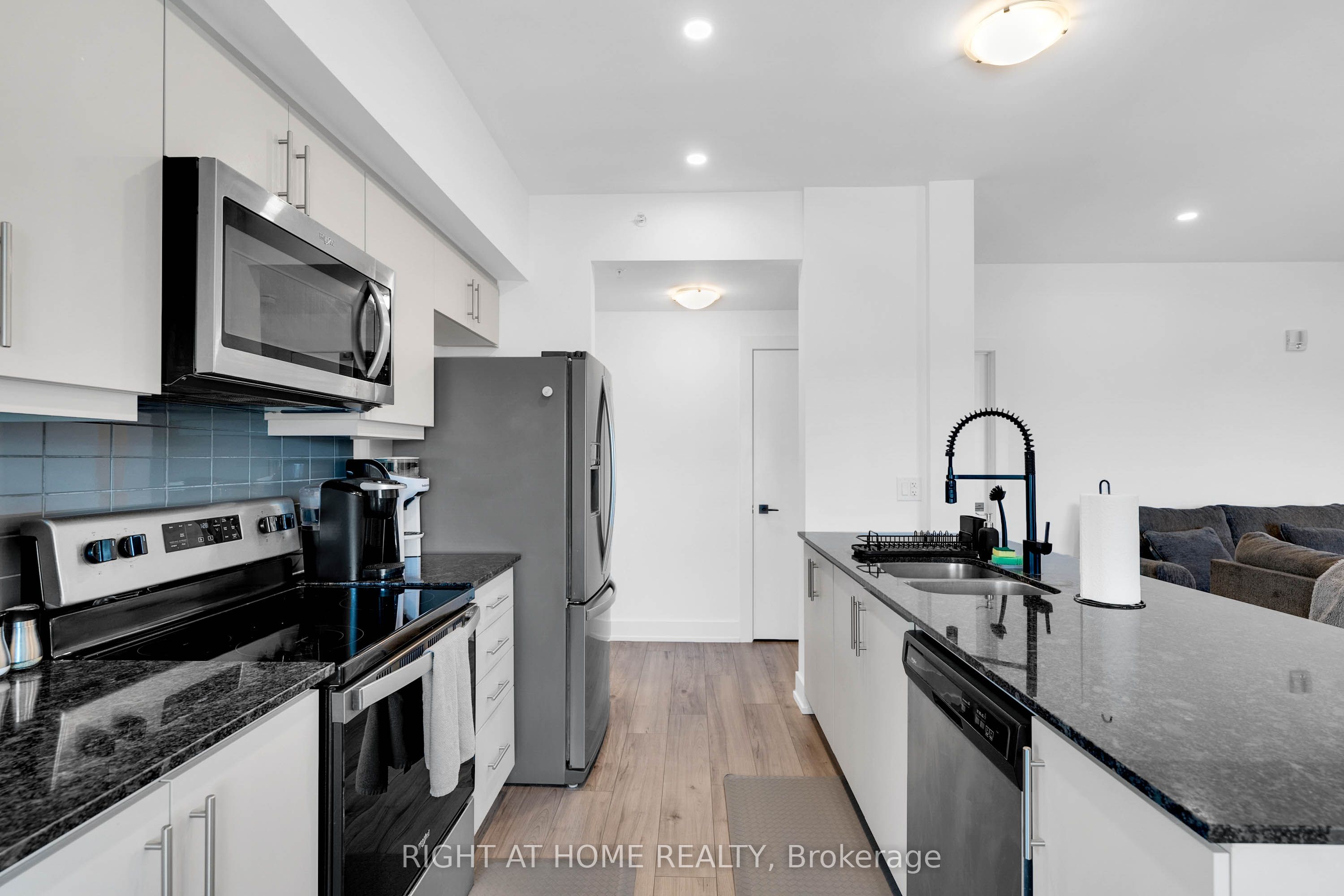 4 Spice Way 202 Property Photo 14