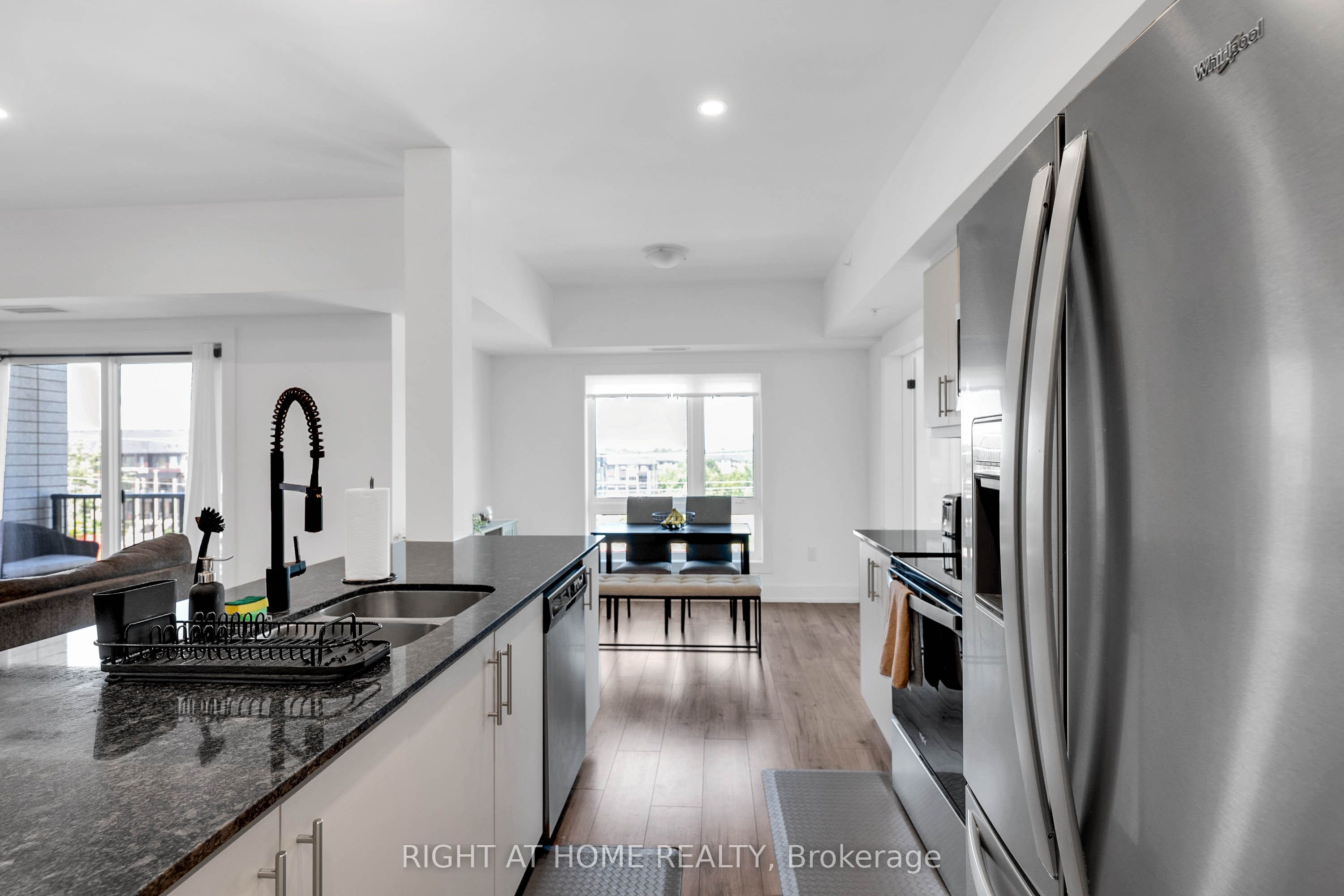 4 Spice Way 202 Property Photo 15