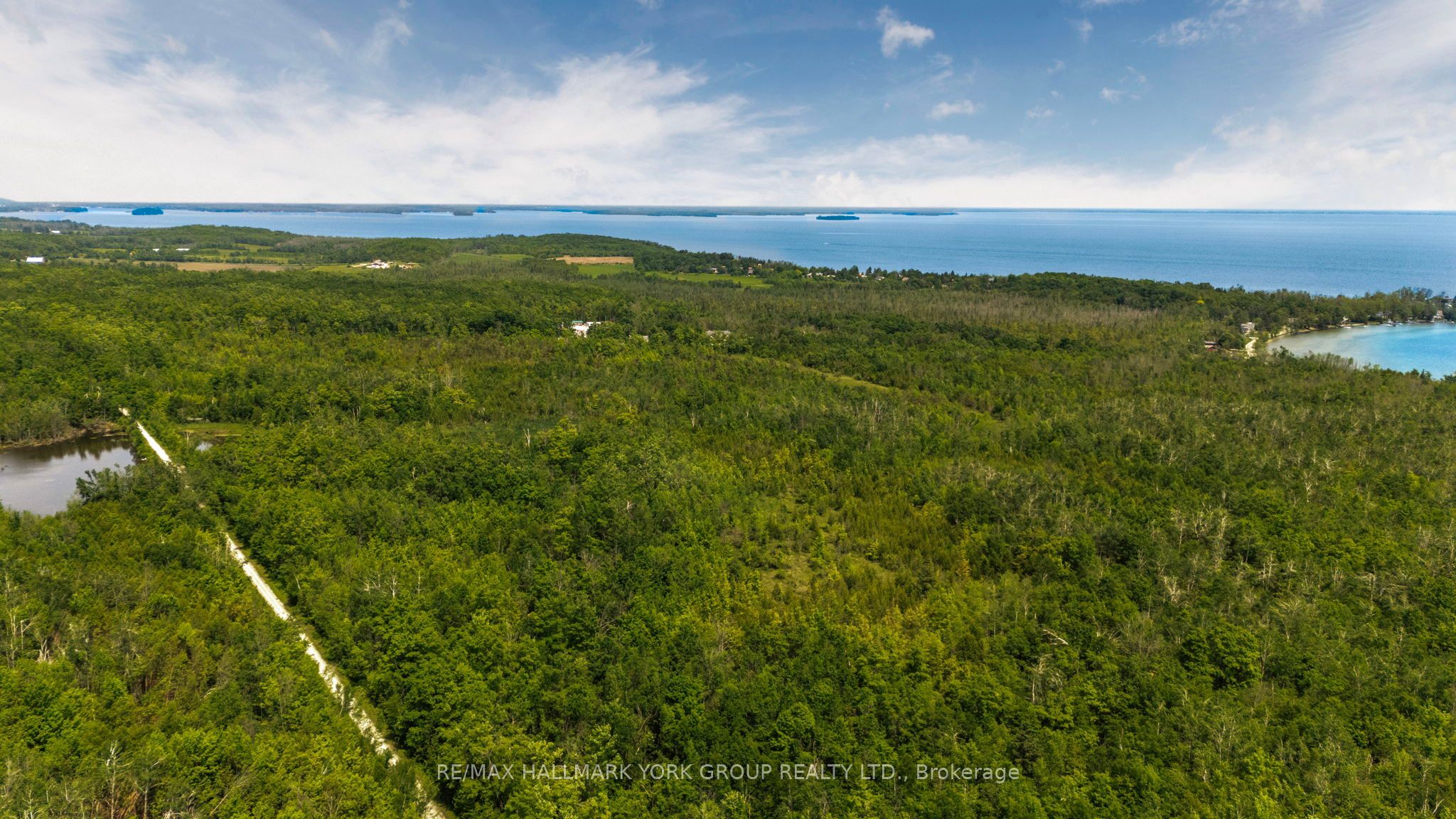 600 14th Line South Property Photo 11