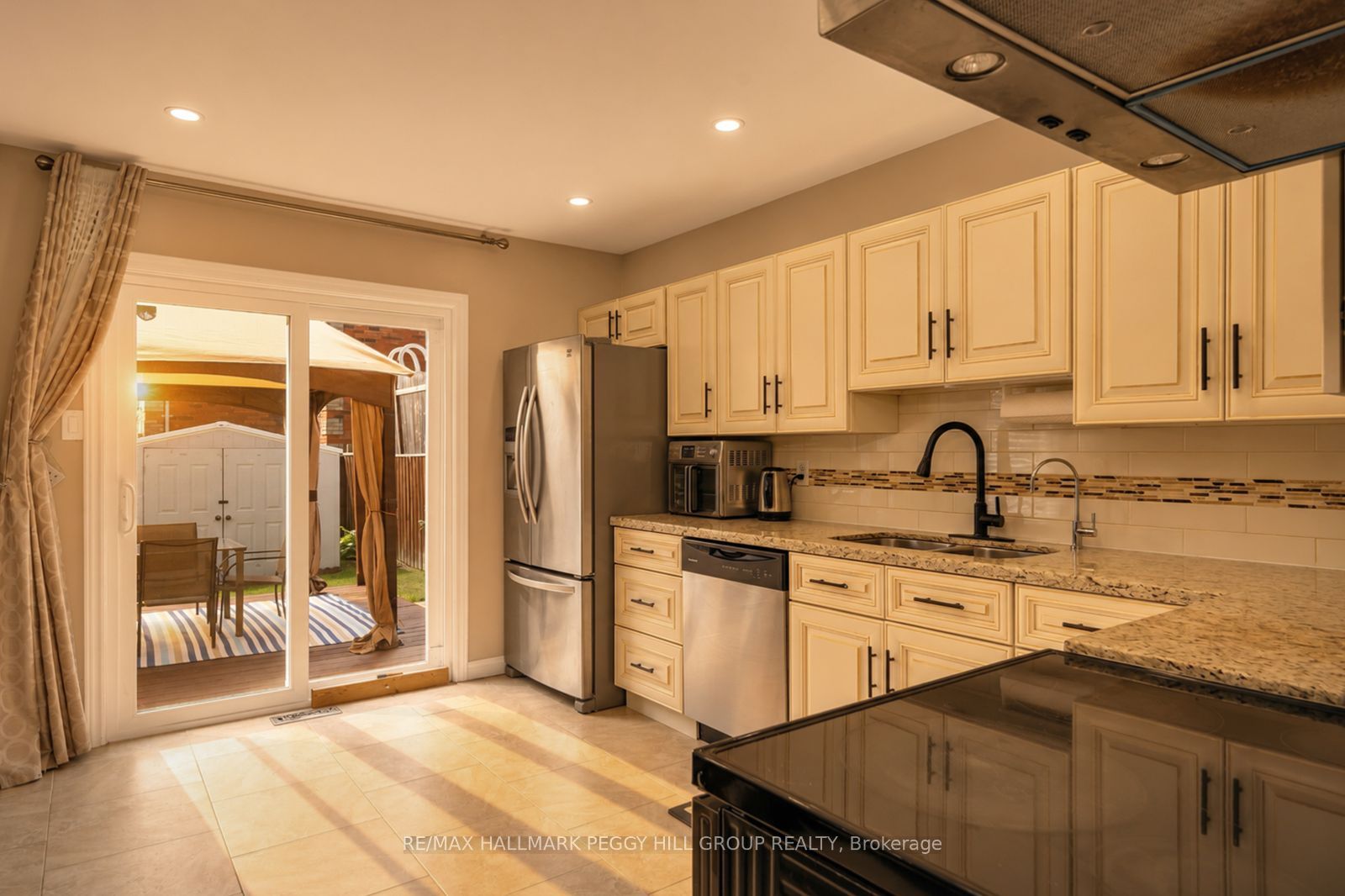 35 Victorway Drive Property Photo 3