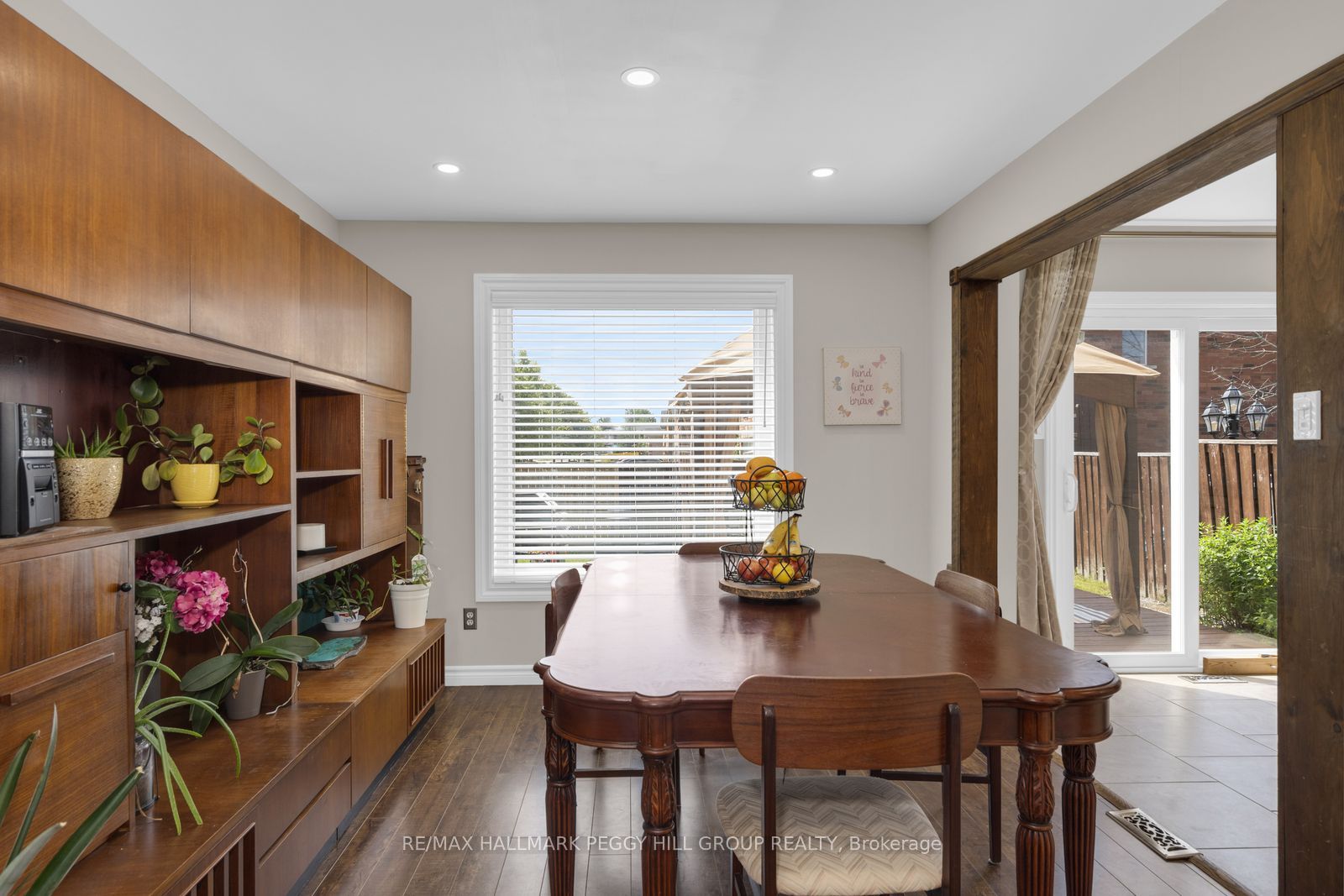 35 Victorway Drive Property Photo 5