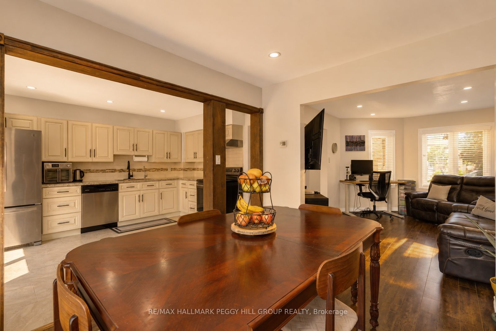 35 Victorway Drive Property Photo 6