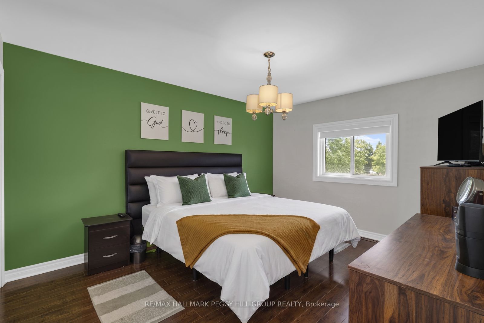 35 Victorway Drive Property Photo 8