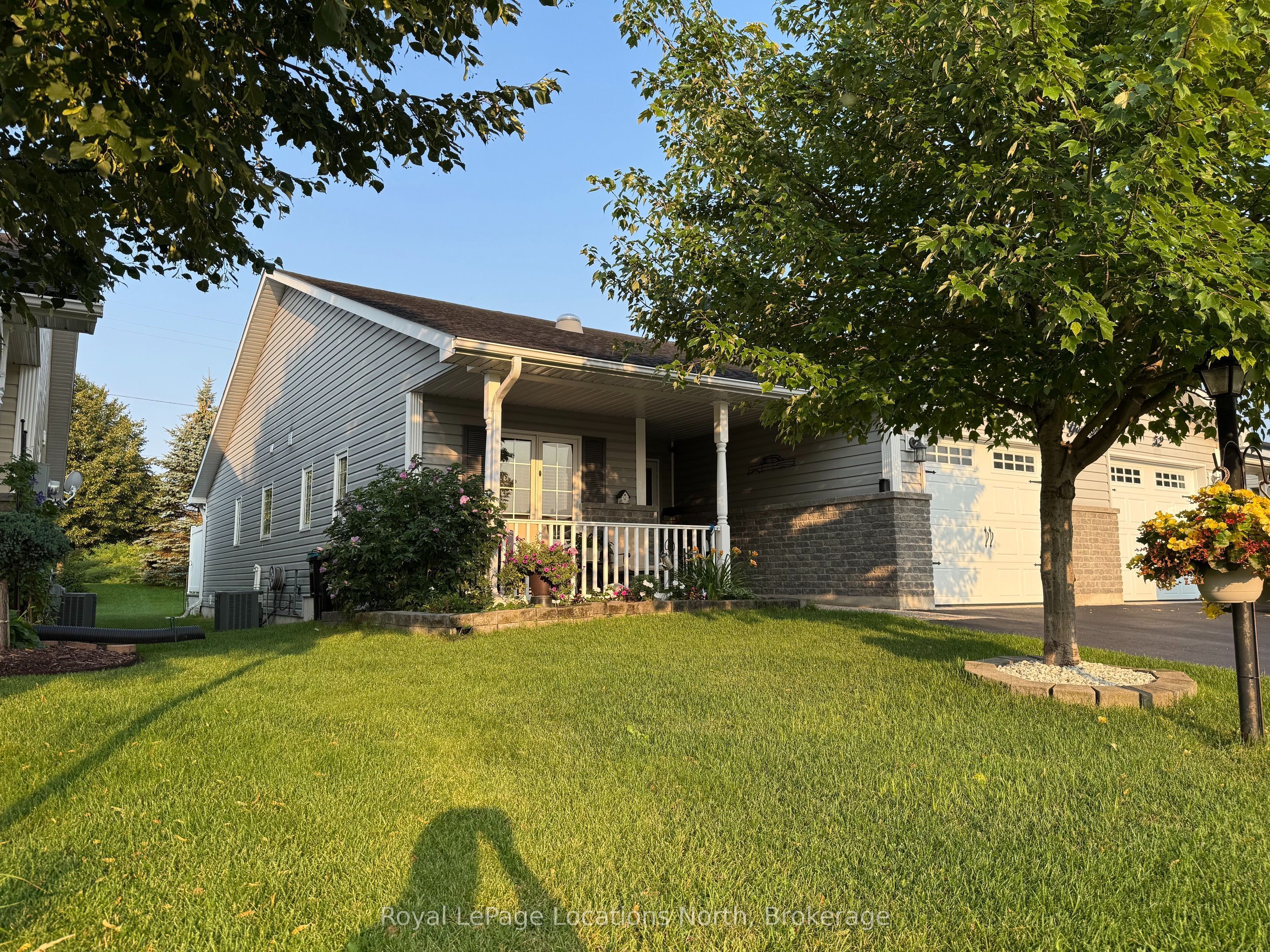 54 New York Avenue Property Photo 2