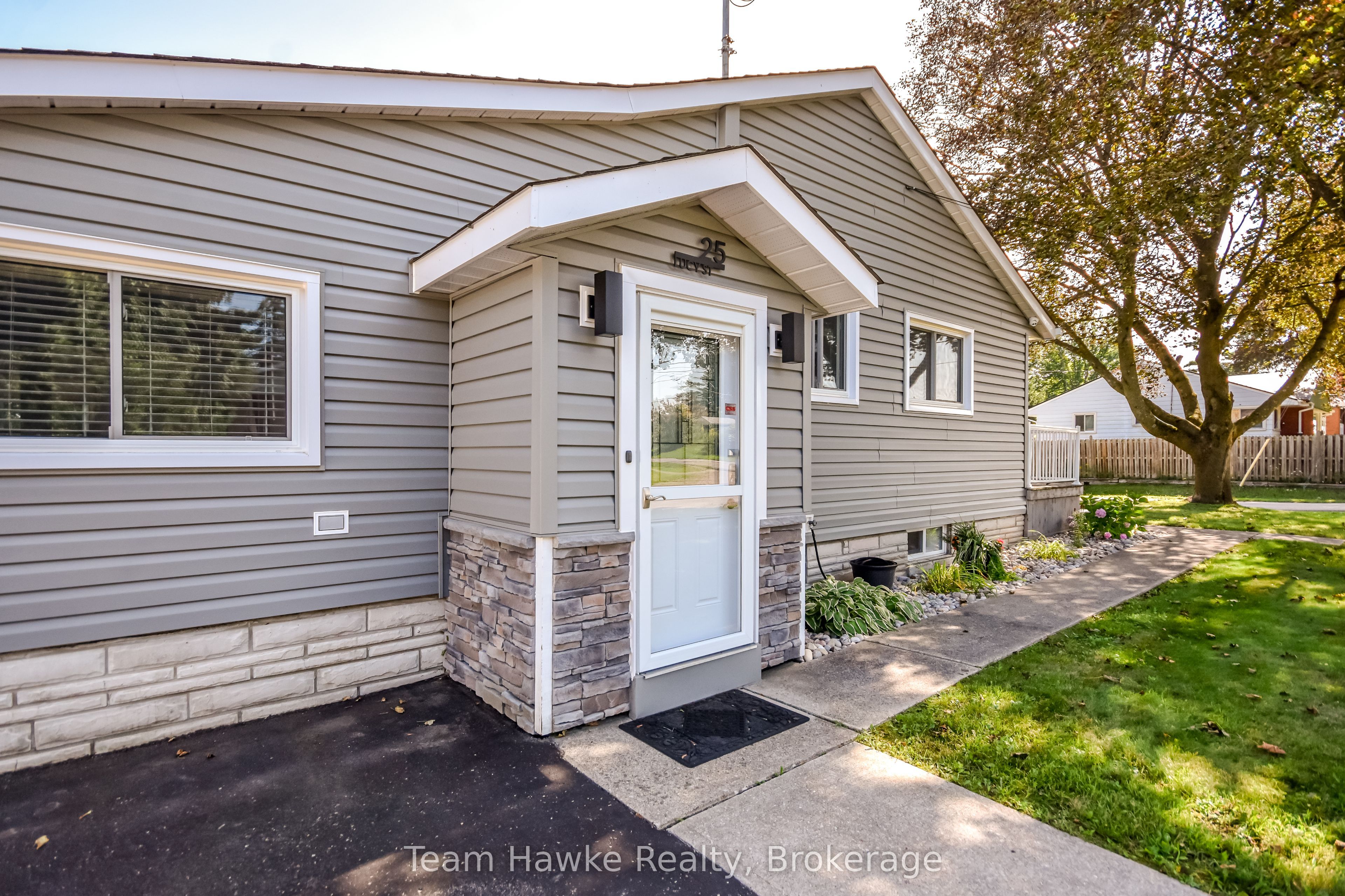25 Lucy Street Property Photo 2