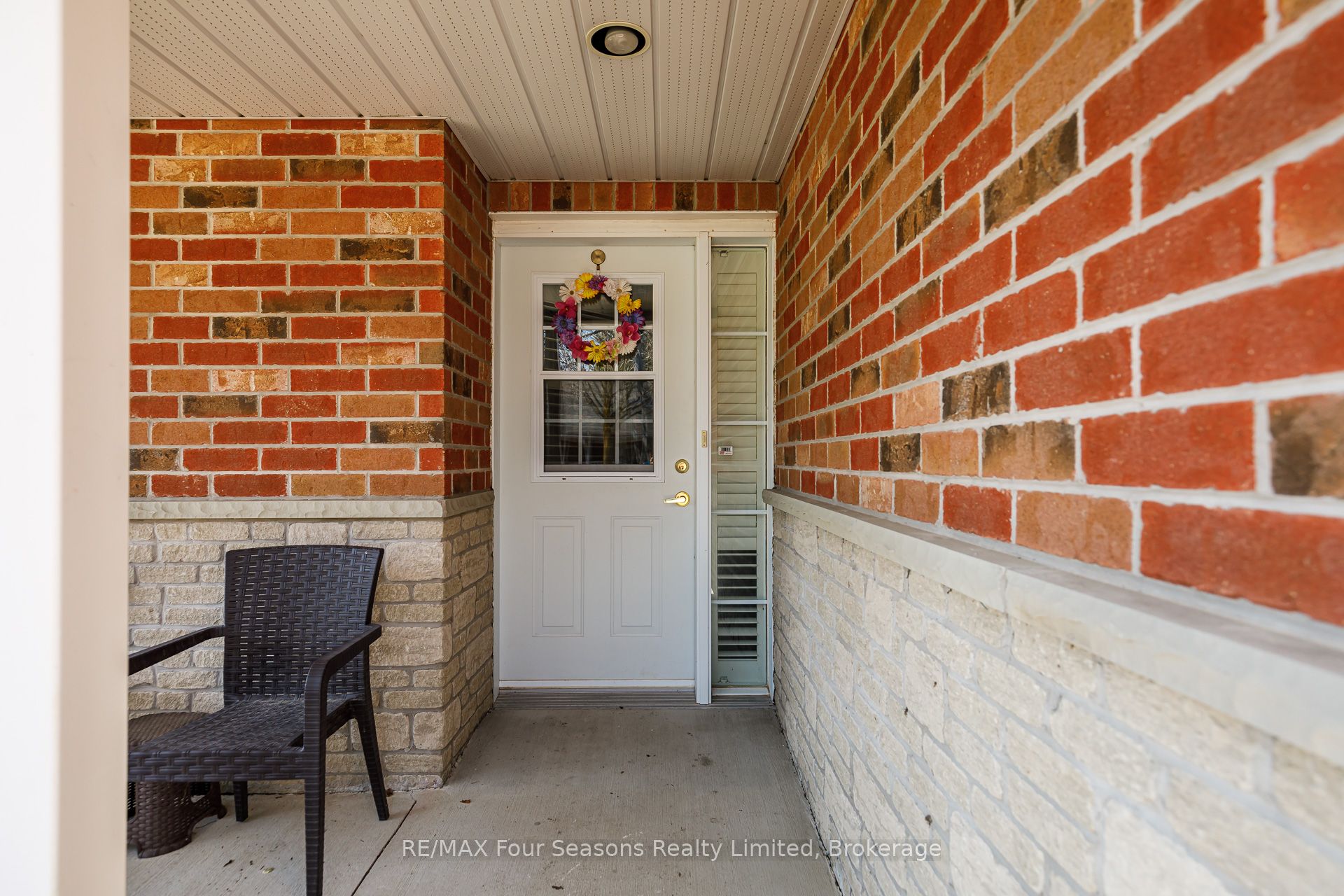 275 Huron Street 49 Property Photo 5