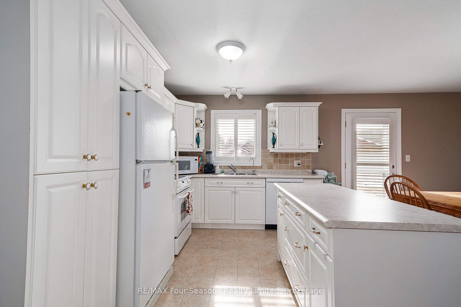 275 Huron Street 49 Property Photo 10